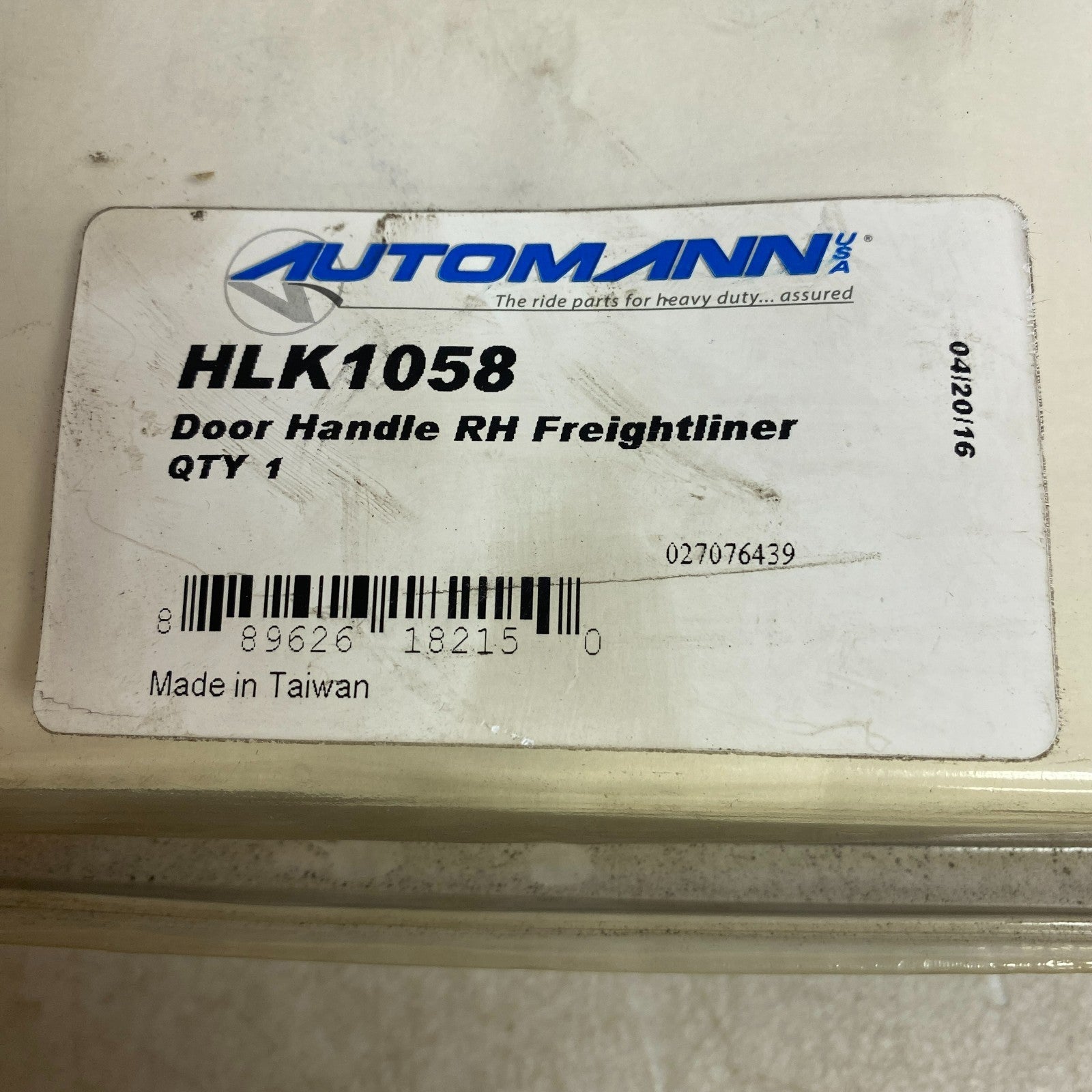 Automann HLK1058 Freightliner Exterior Door Handle Right Hand (RH)