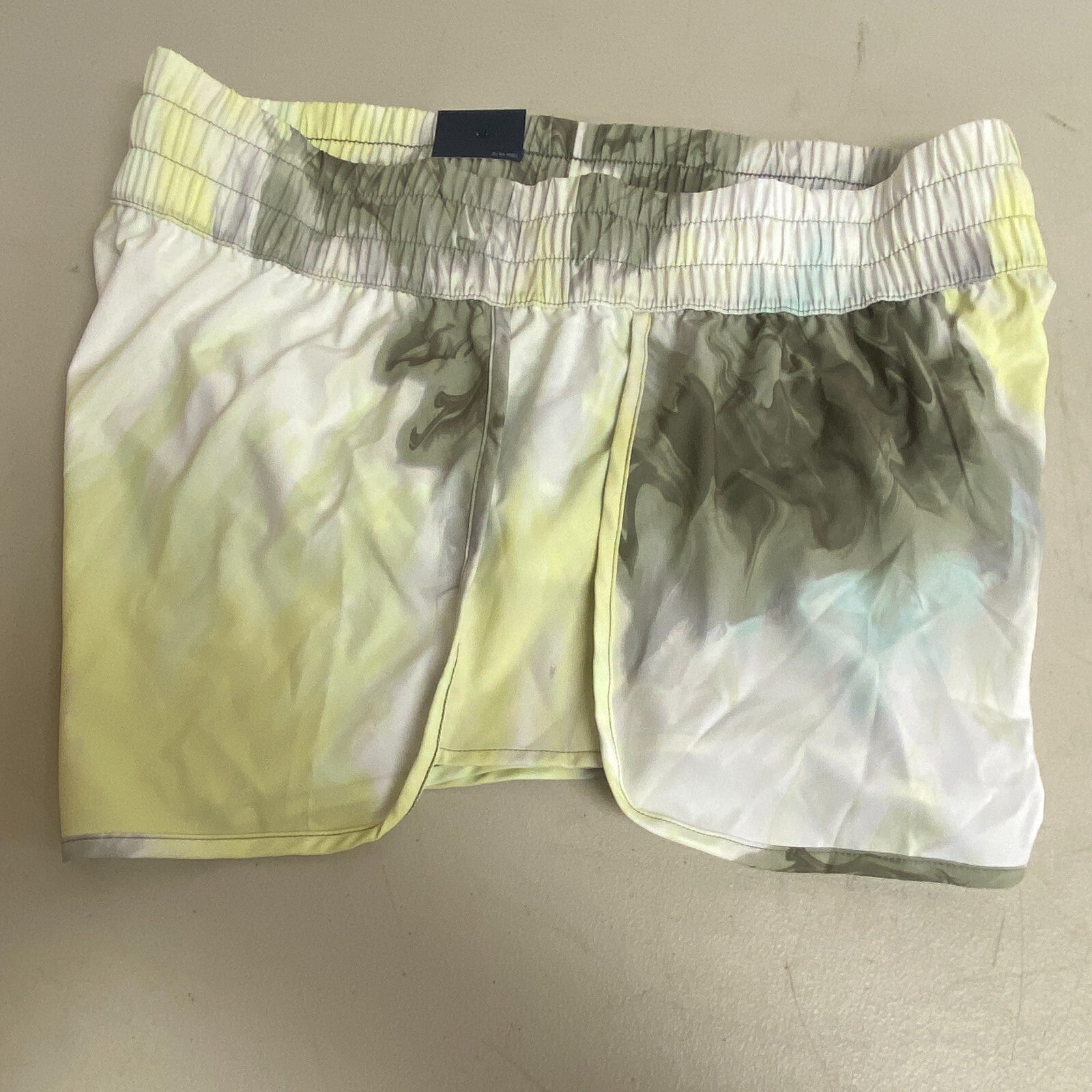 DSG Women's 3â High Rise Stride Multi Wash Effect Shorts Multicolor DAW12327PR