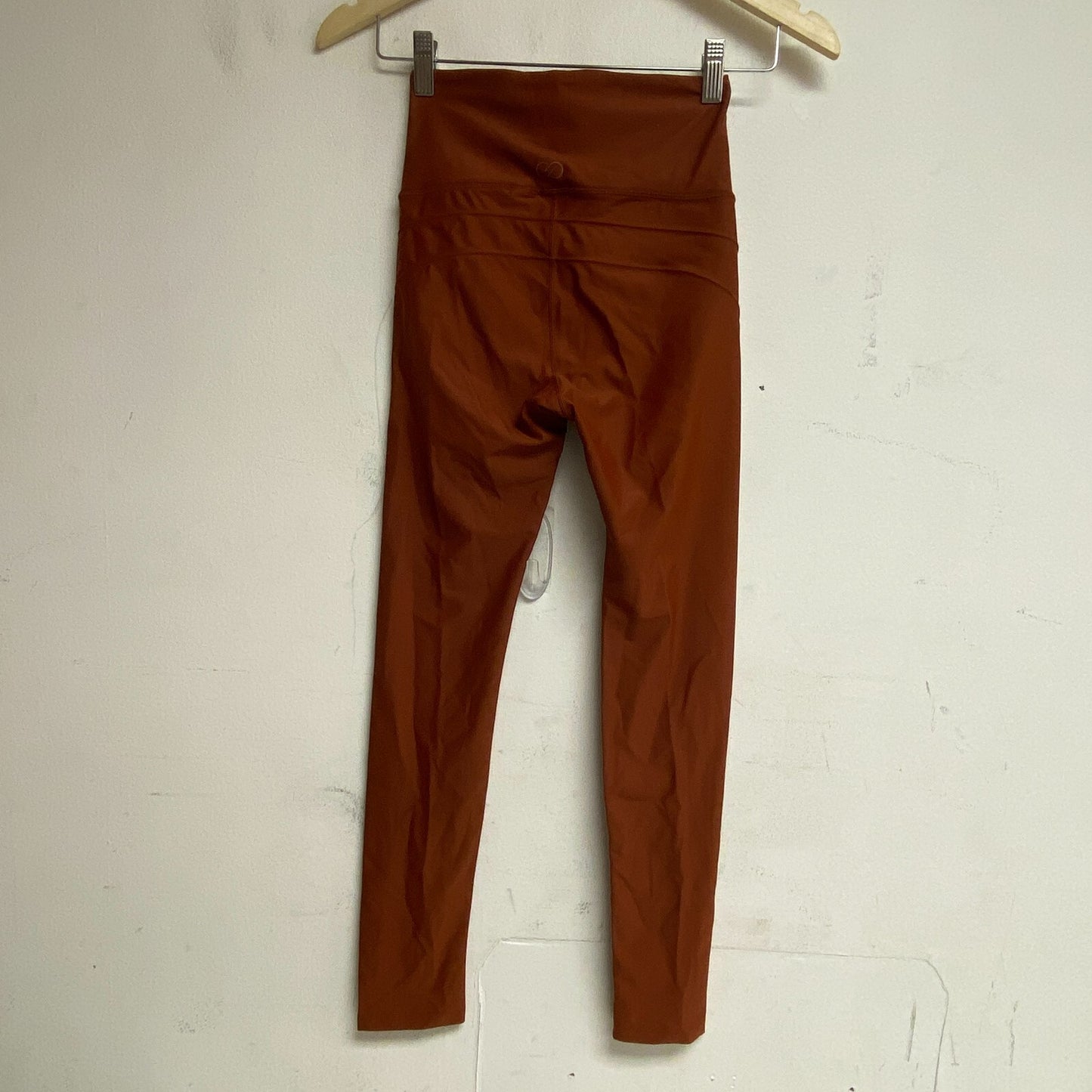 Calia Energize High-Rise 7/8 Pintuck Caramelized Walnut Solid WAX32199S