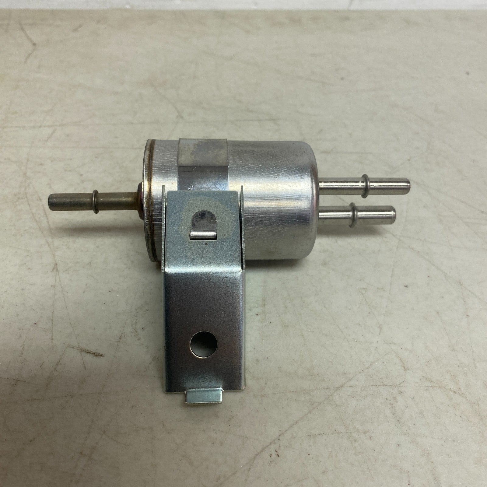 Carquest Premium Fuel Filter In Line Metal Canister 5/16" Inlet Outlet 86735