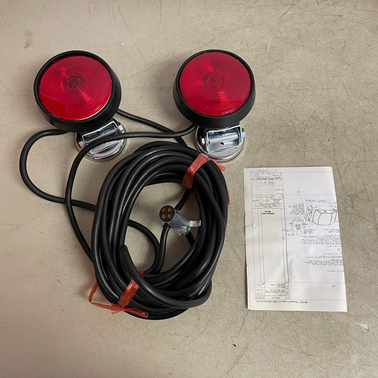 Grote Heavy‑Duty Magnetic Towing Lamp Kit Red 4‑Pole 65402‑4