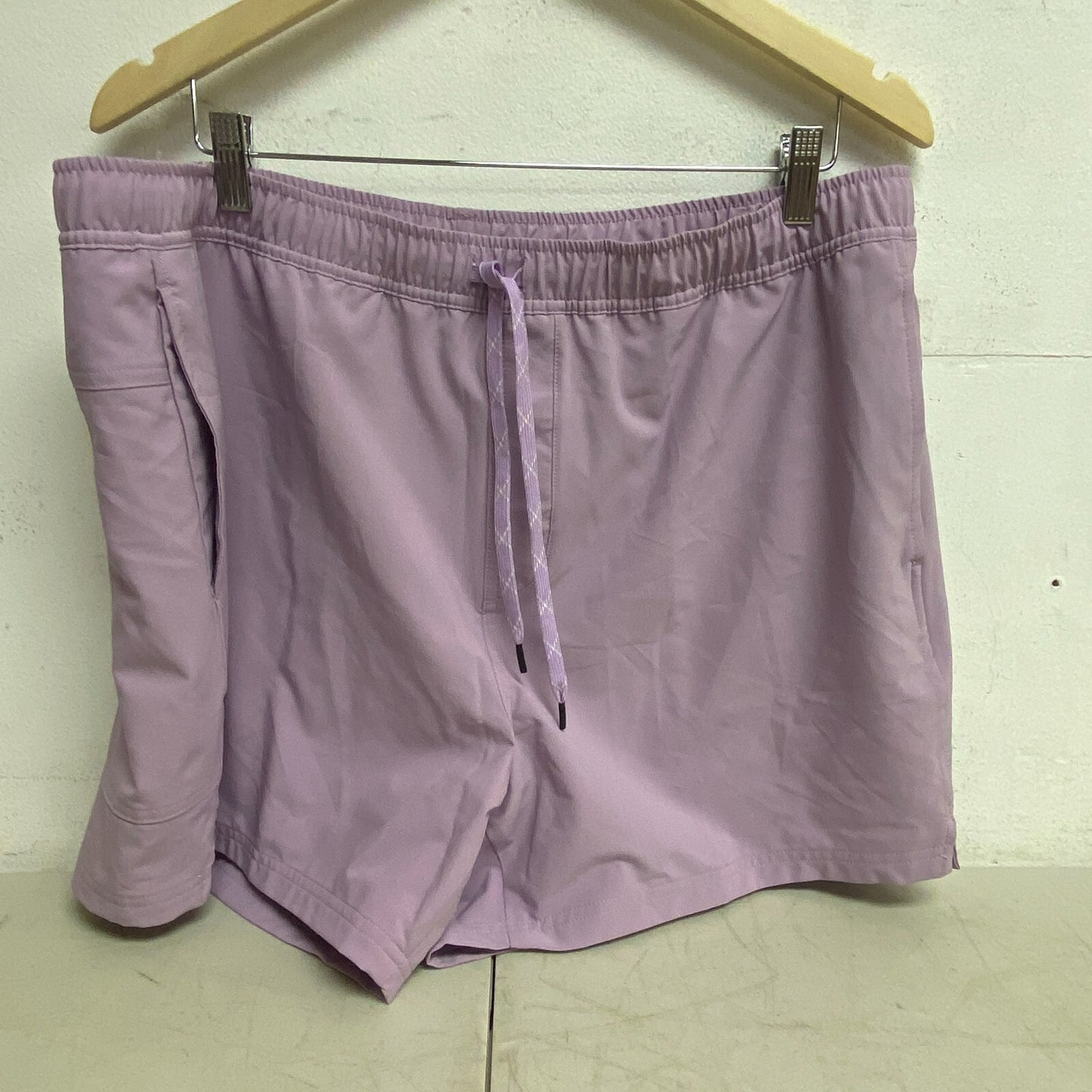 Alpine Design  Menâs Active 5â Pull On Relaxed Fit Short Muted Amethyst ADM1