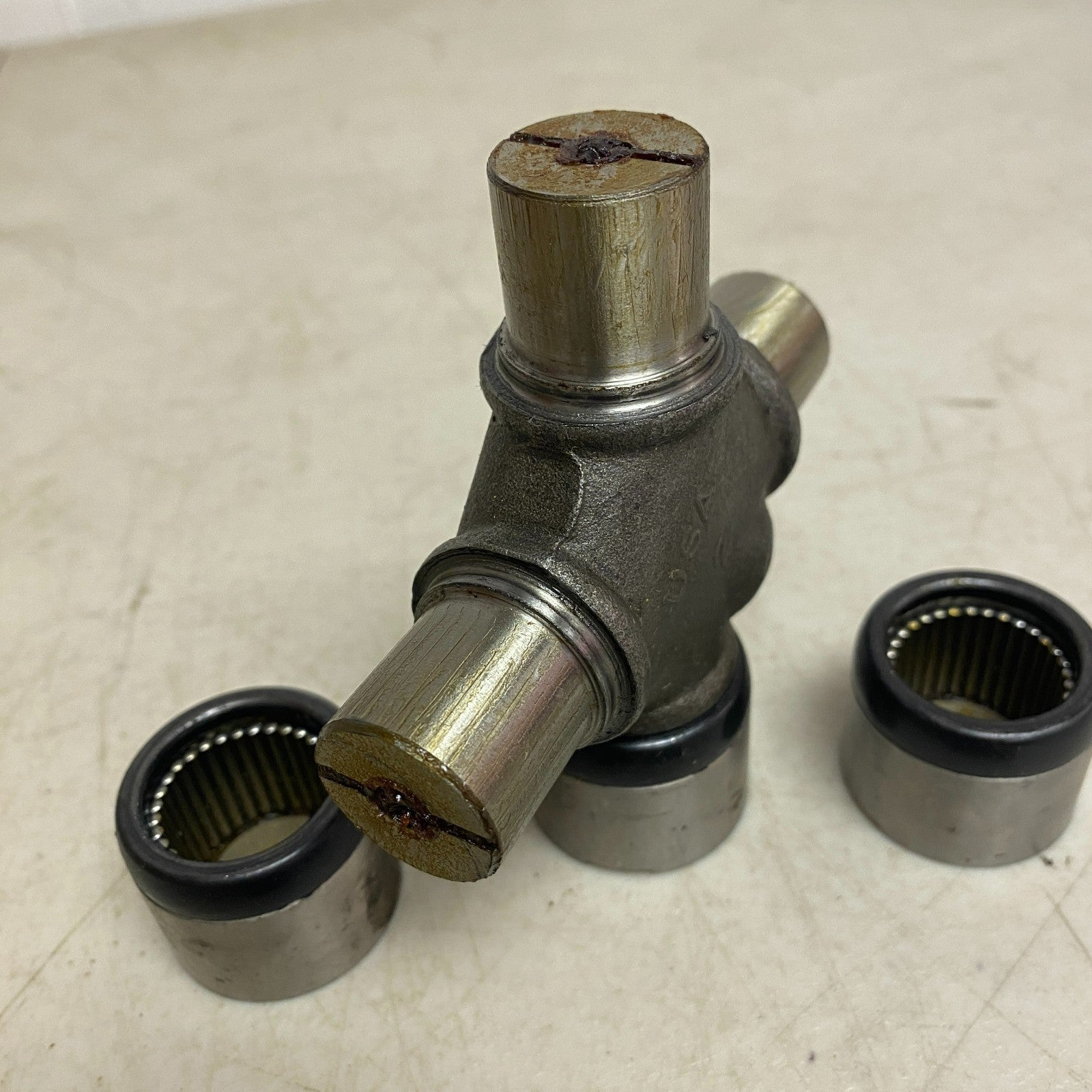 CARQUEST Brake Master Cylinder with Reservoir Gray Aluminum 1.25″ MCA390321