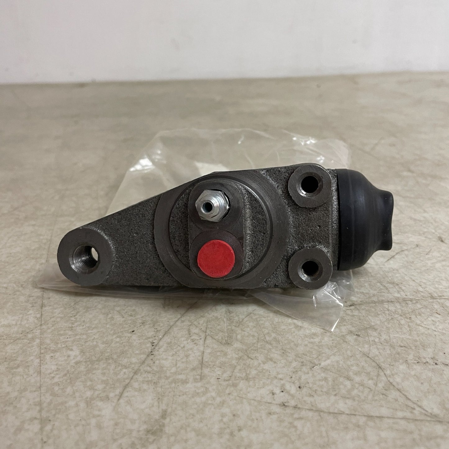 Carquest Wearever Drum Brake Wheel Cylinder WCA8852 1-1/8" Bore Silver Front