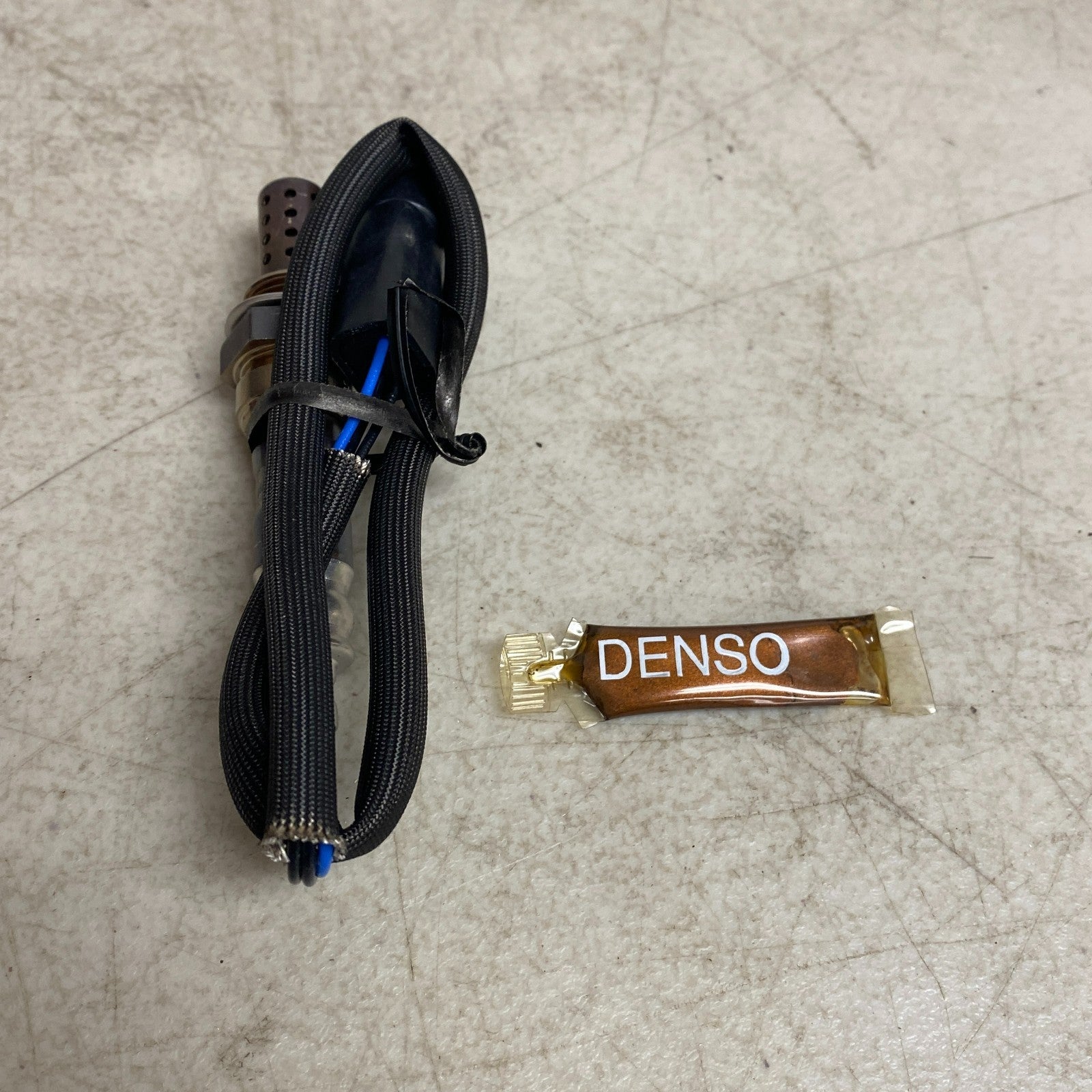 Denso 234-3076 Oxygen Sensor Upstream 1987-1990 Ford F-150 Econoline Bronco