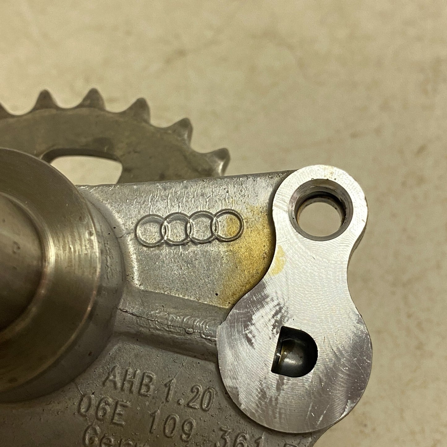 Audi Oil Pump Drive Shaft Plate Gear 2005-2011Audi A4 A6 BKH 3.2 V6 06E 109 361F