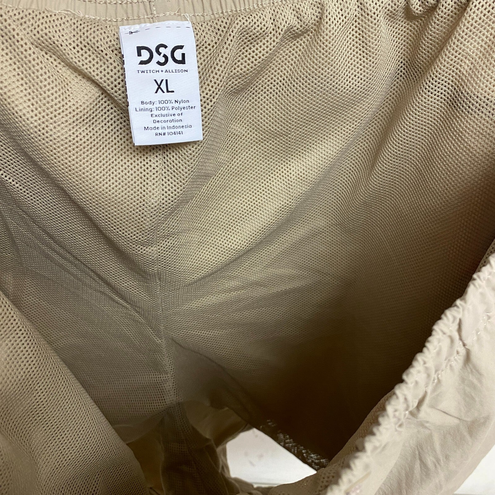 DSG X TWITCH + ALLISON Men's 6â Nylon Lifestyle Shorts Khaki Solid BOSSM13131