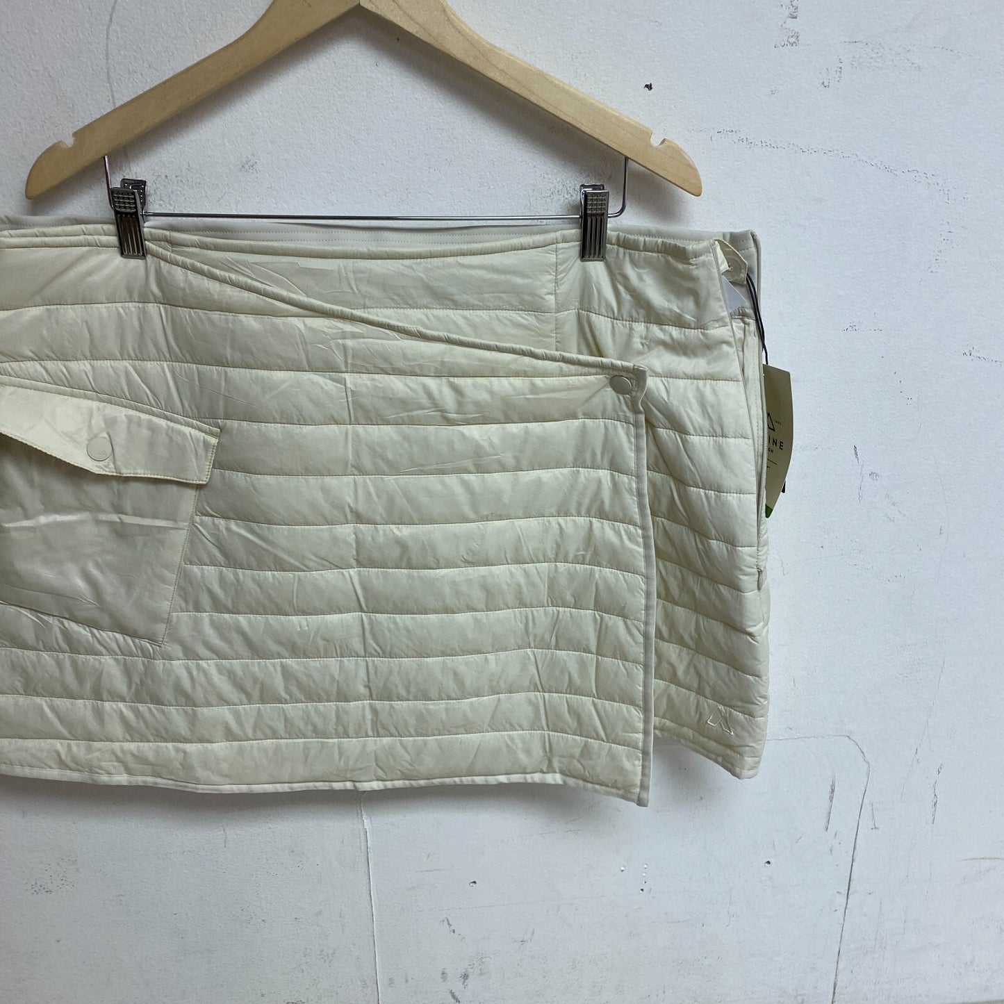 Alpine Design Womens W AD Mountainside Mist Skirt Cloud White ADW23810 New!