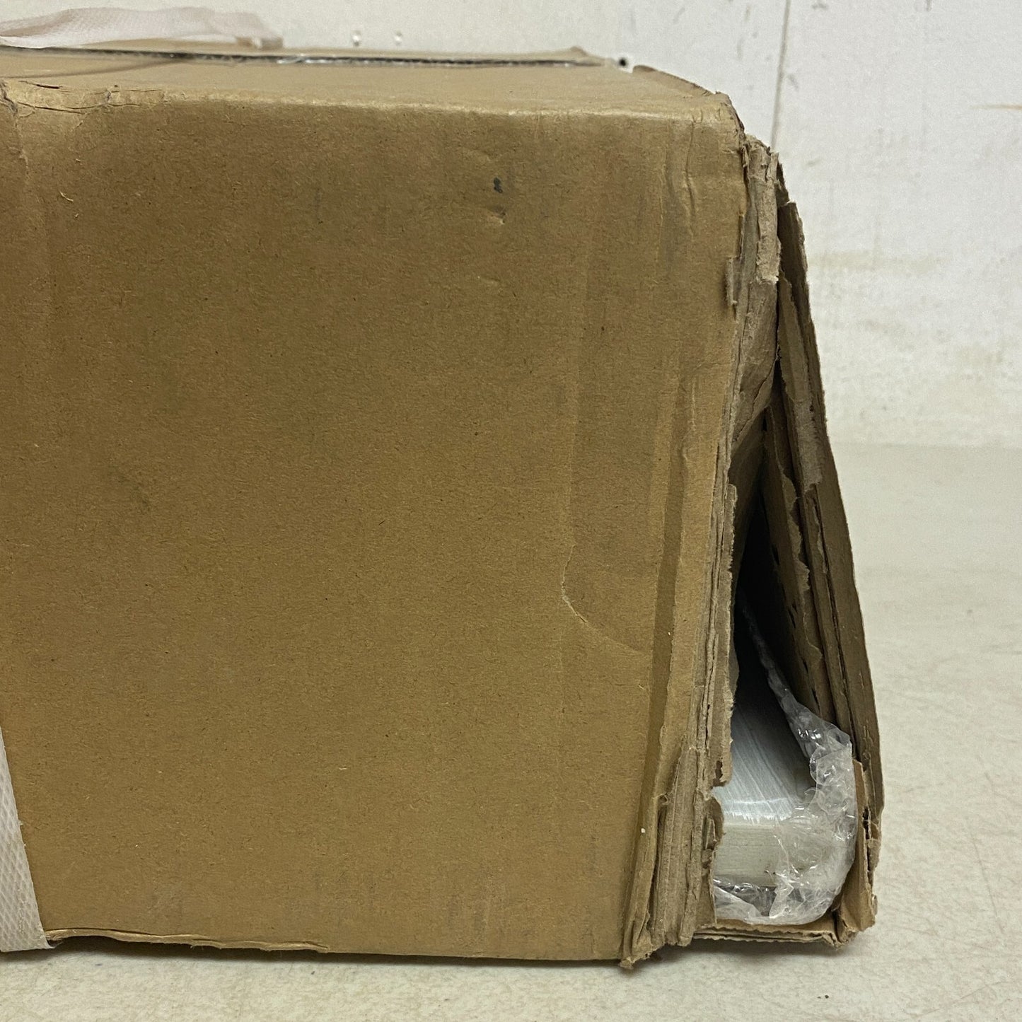 Signature Hardware BA-0354 Ceramic Basin - Single Faucet Hole - with Overflow...