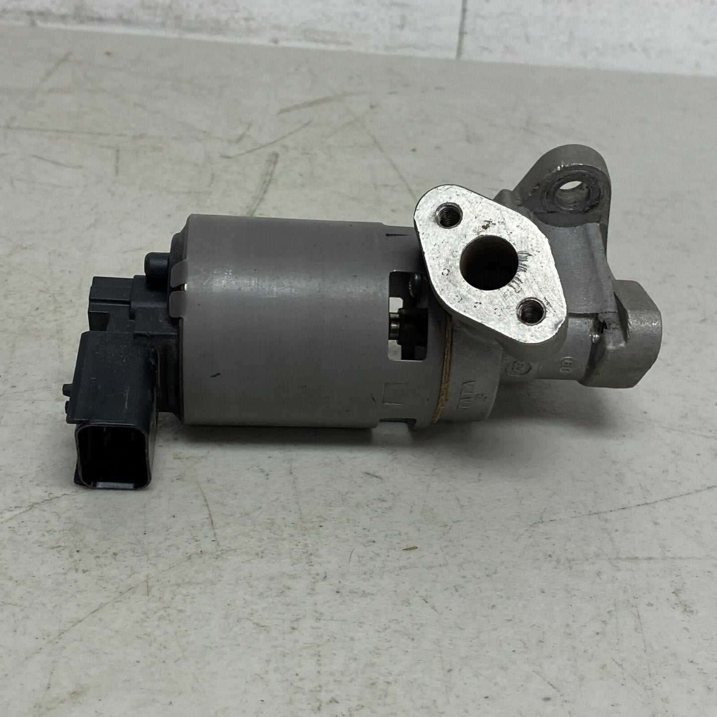 Exhaust Gas Recirculation (EGR) Valve-VIN: R Standard EGV825