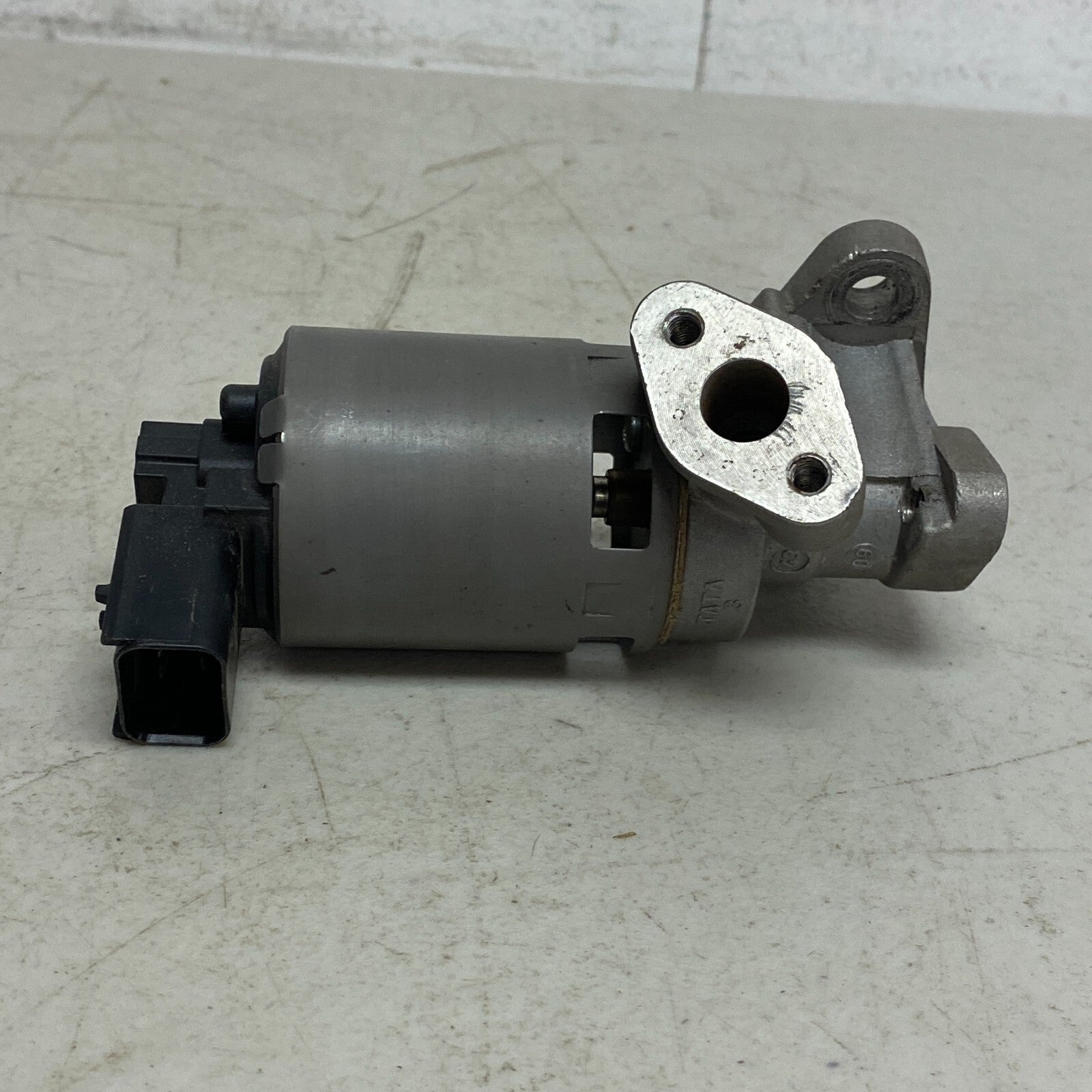 Exhaust Gas Recirculation (EGR) Valve-VIN: R Standard EGV825
