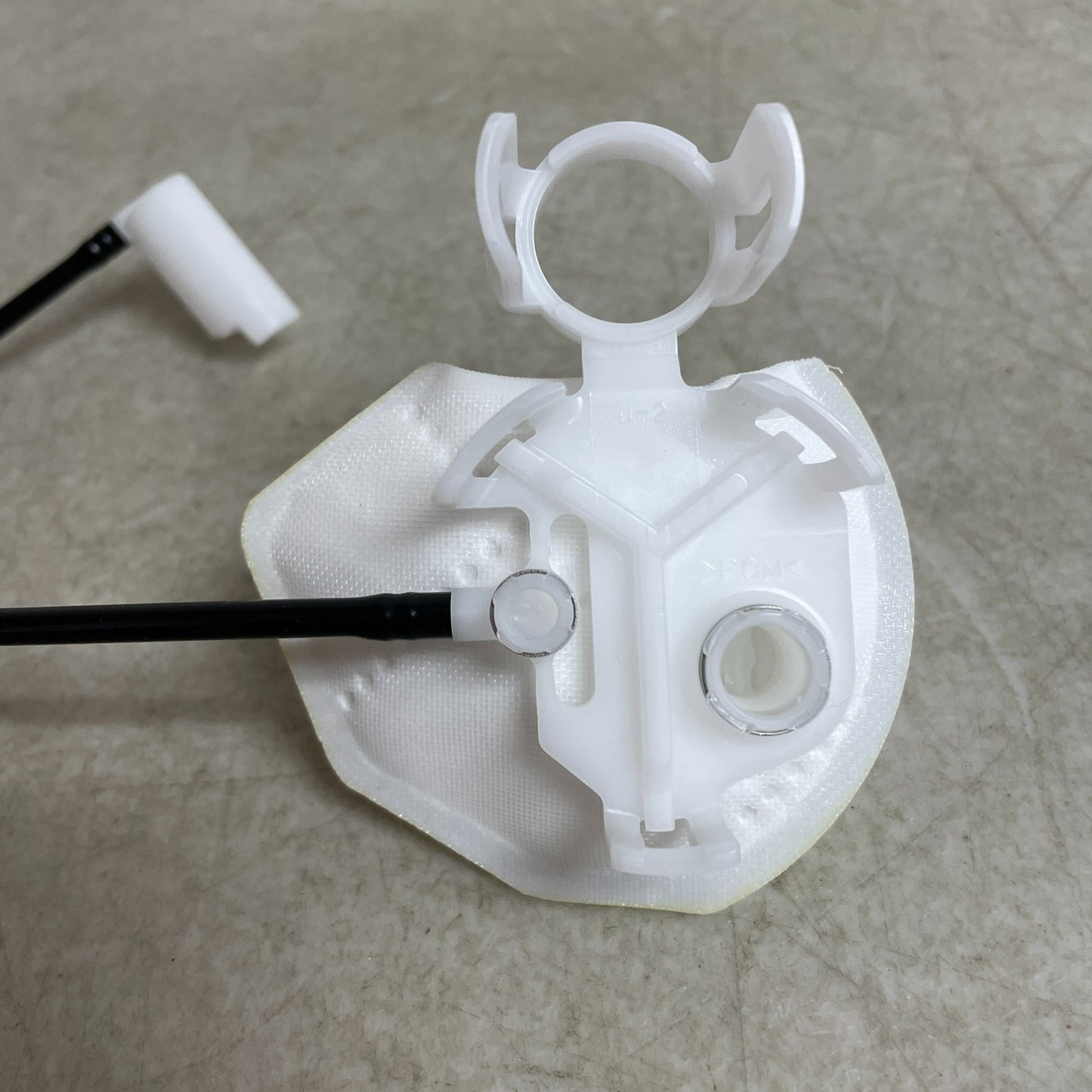 Denso 950-0202 Fuel Pump & Strainer Set First Time Fit Mounting Kit