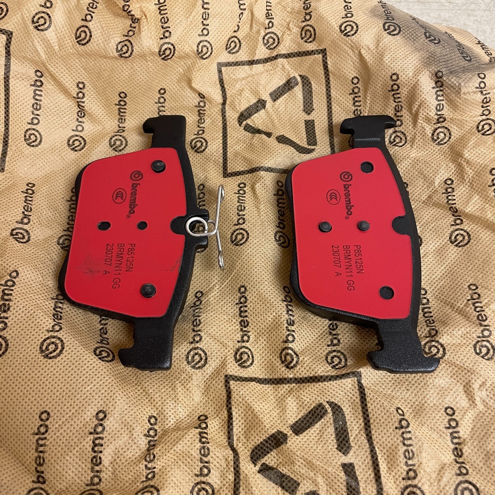 Brembo P85125N Premium Ceramic Rear Brake Pads OE 5Q0698451N Audi VW