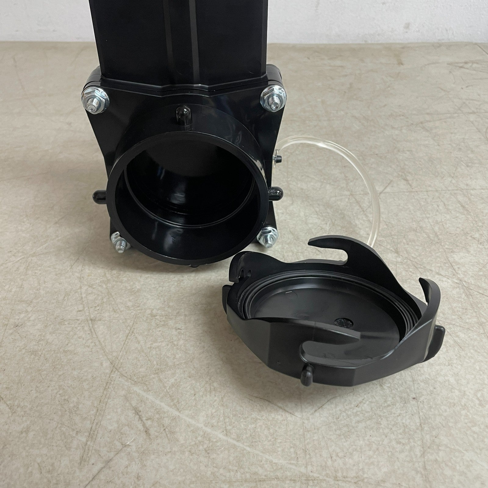 Camco 39053 RV 3" Gate Valve with 3.5" Clear Adapter and 4-Bayonet Prongs