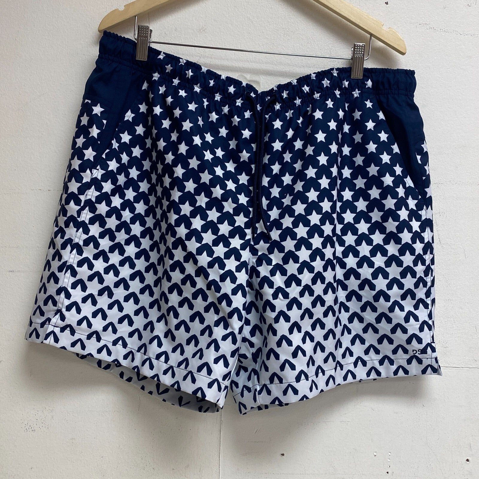 DSG Men's 6" Training Rec Shorts Relaxed Fit Uni Navy Star Ombre DAM12111PRT