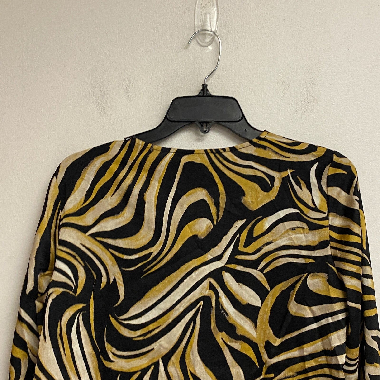 Black Label Women's Split Crew Neck Long Sleeve Size Small Color: Black Marigold
