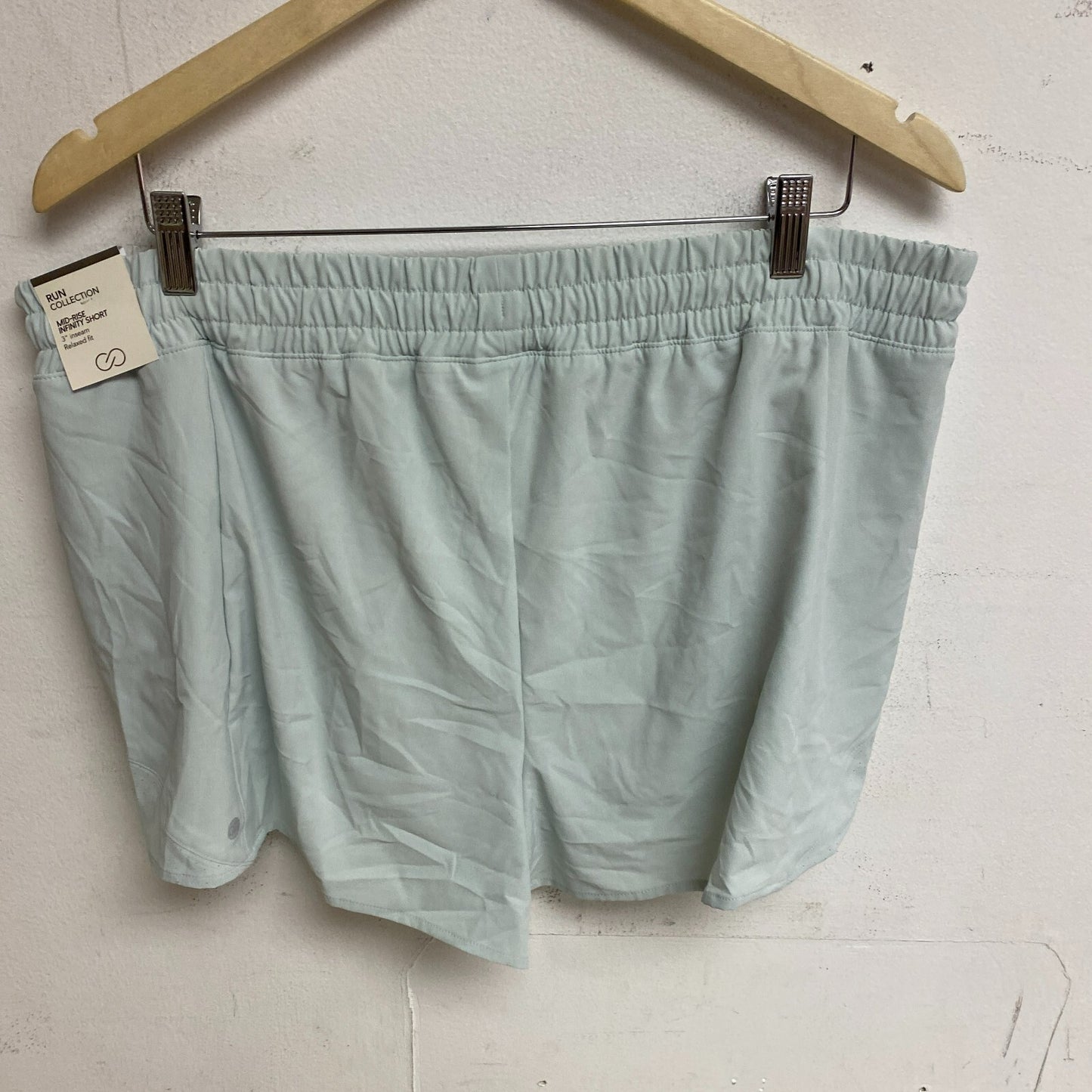 Calia Mid Rise Infinity Run Short Calming Green Relaxed fit WAX12336