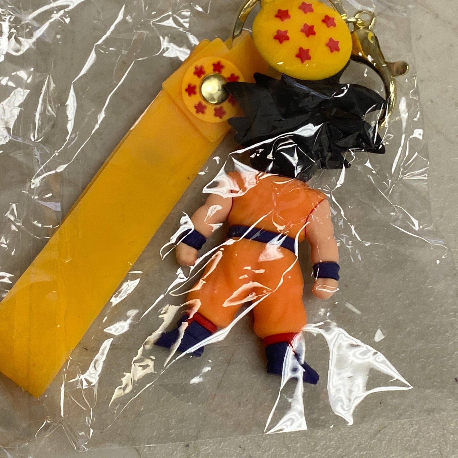 New Assorted Silicone Dragon Ball Z Keychain With Base Goku Accessory Keyring
