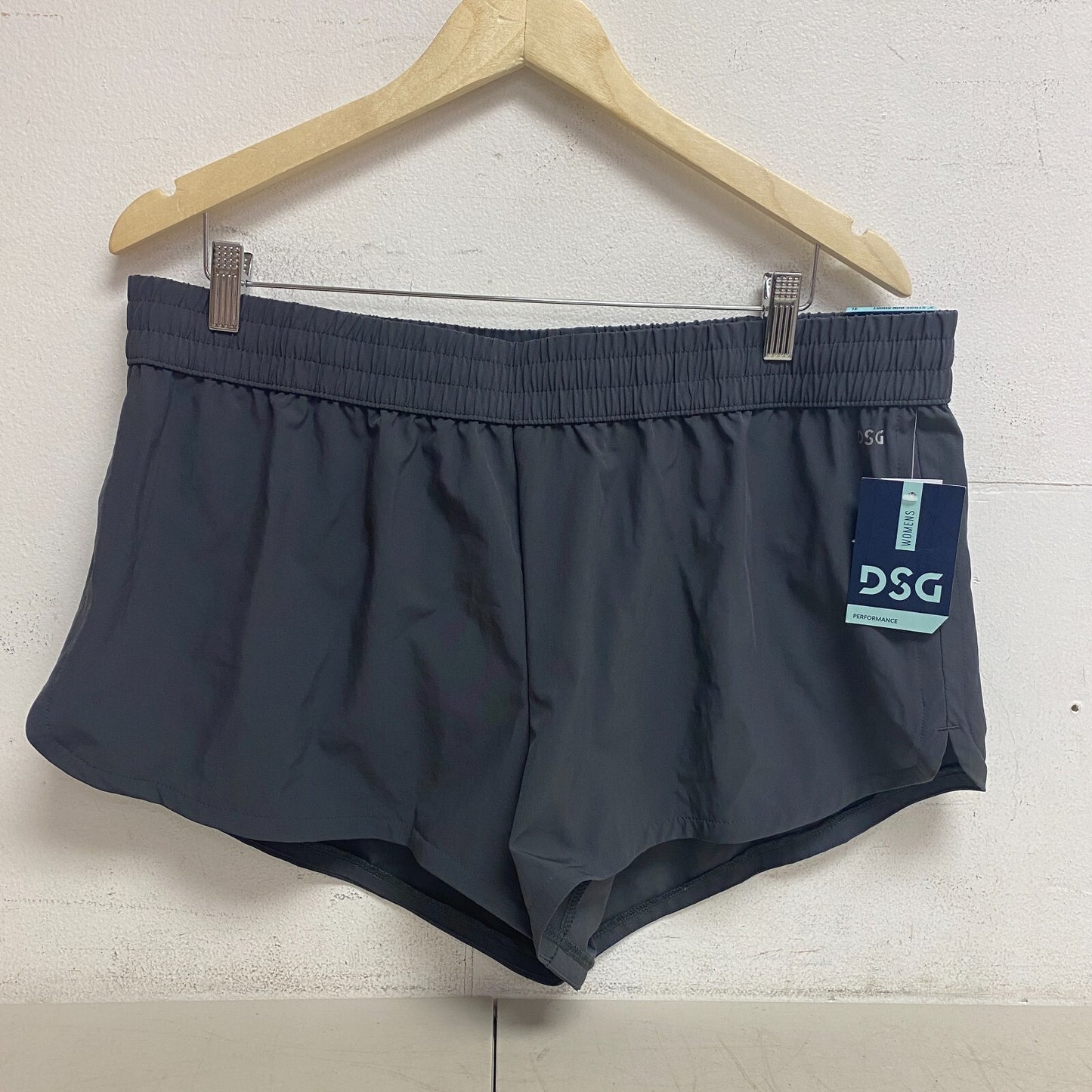 DSG Womens Stride Short Asphalt Grey DAW39320AZ BRAND NEW