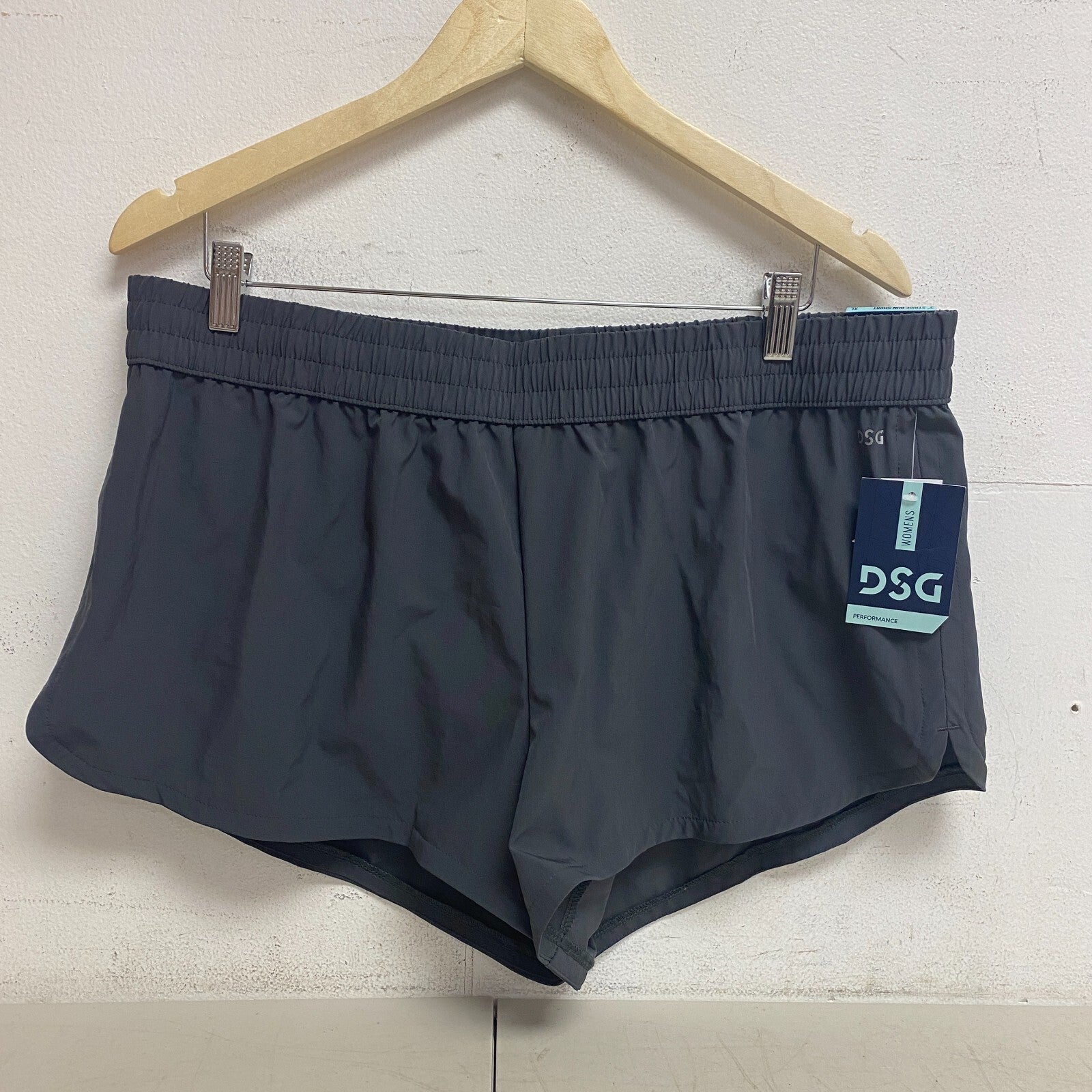 DSG Womens Stride Short Asphalt Grey DAW39320AZ BRAND NEW