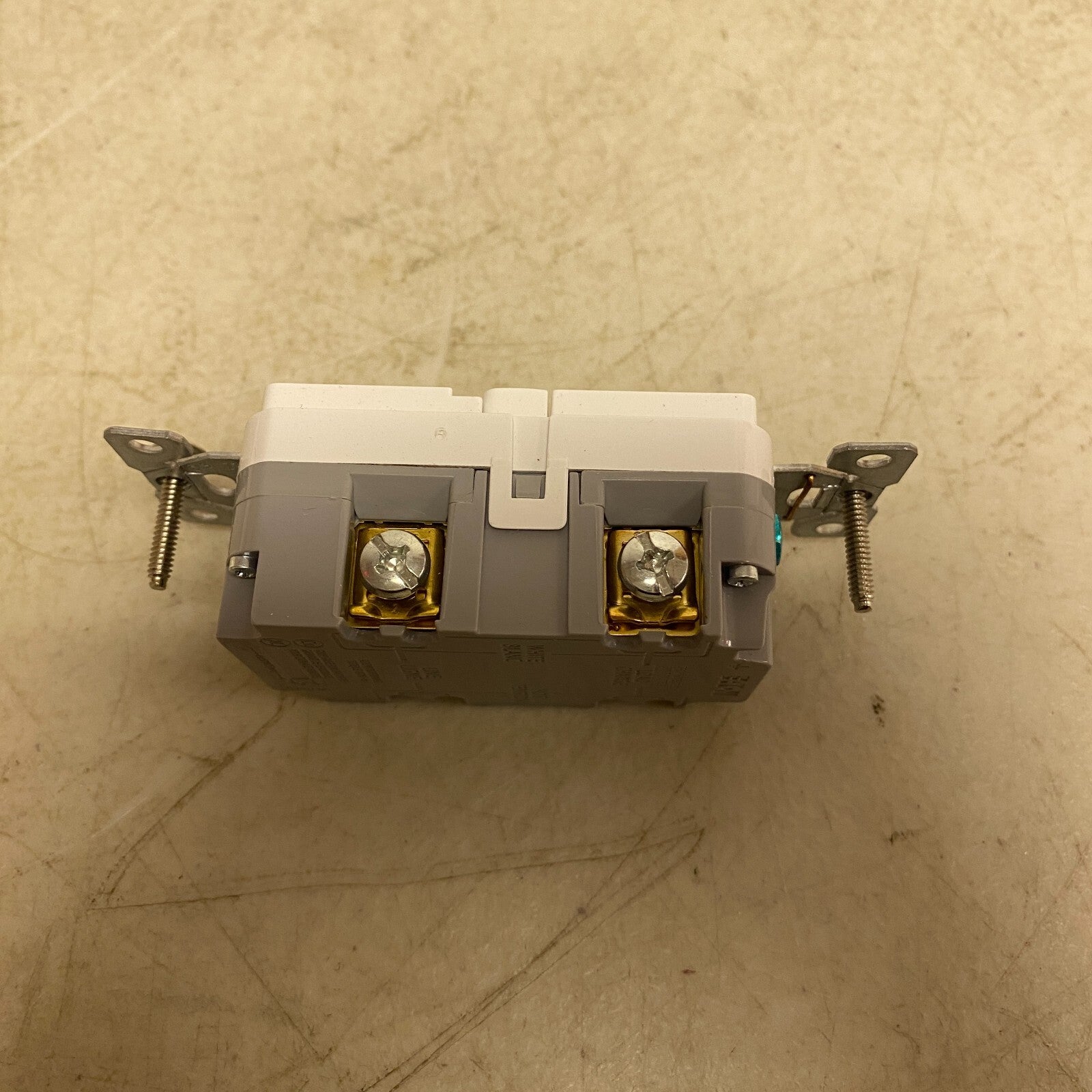 Eaton GFCI  TWRSGF15W Outlet Duplex Receptacle 15A 125V White EA