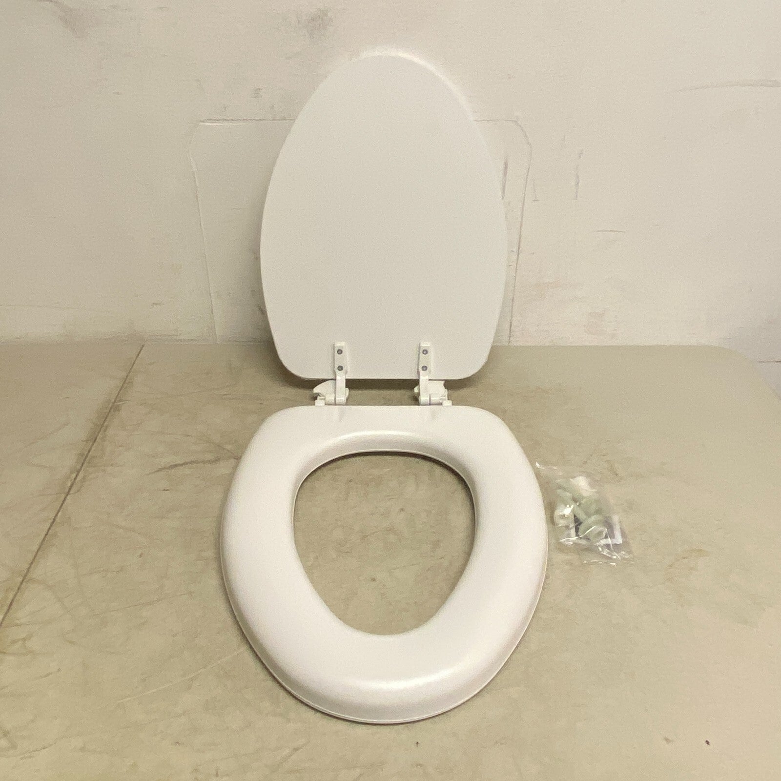 Mayfair Seat Fastening System Never Loosens 3649425 White Toalette Seat