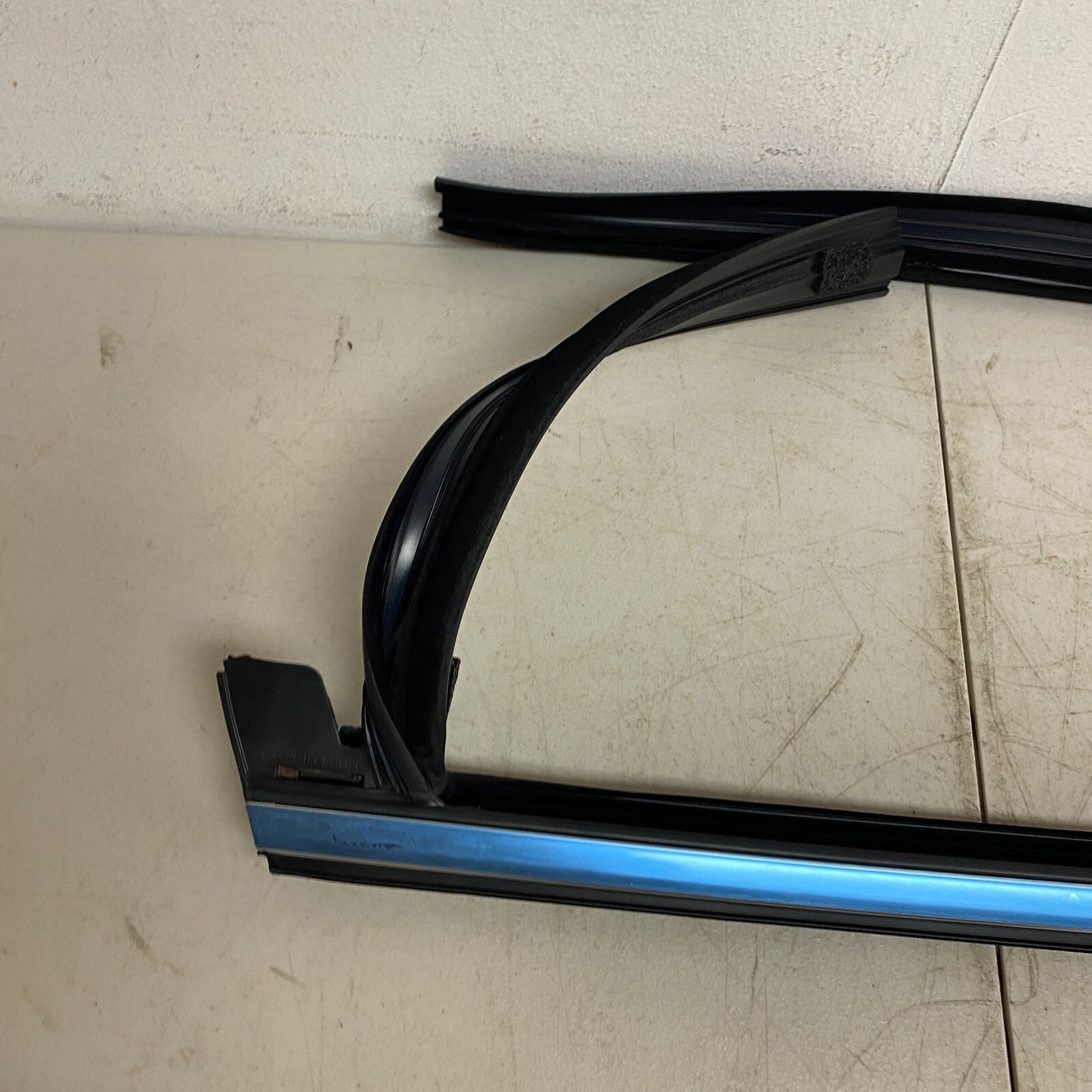 Ford Run - Door Glass FA1Z-5825767-A , Brand New