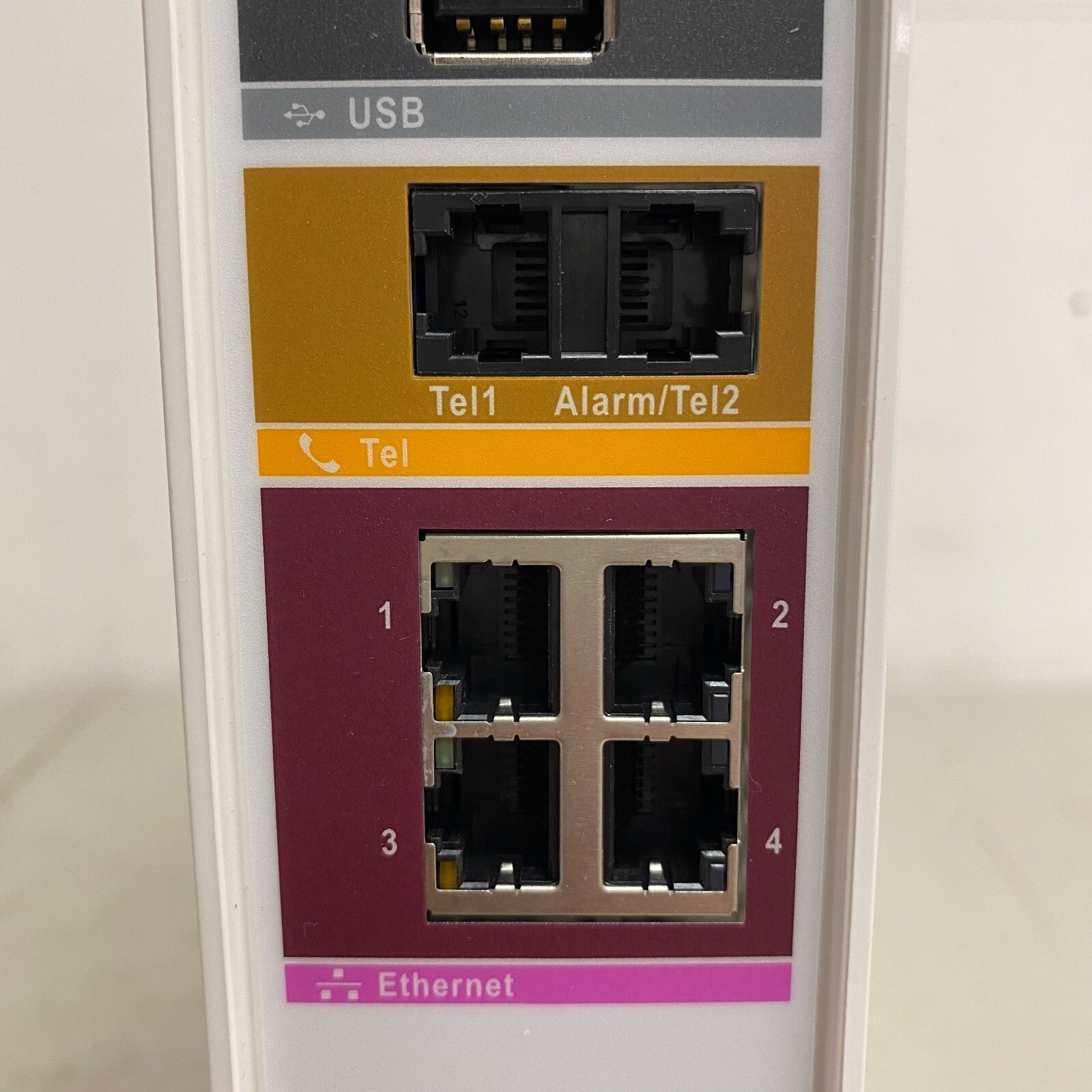 Arris SurfBoard SVG2482AC White DOCSIS Internet WiFi & Voice Modem 960Mbps