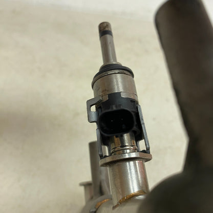 Audi 2016-2018 AUDI A7 QUATTRO 3.0L - Right FUEL RAIL / PIPE 06E130090AJ