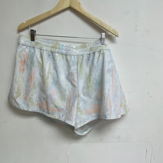 DSG Mid Rise Stride Run Shorts Size Womans XL Torn Camo Multi BRAND NEW