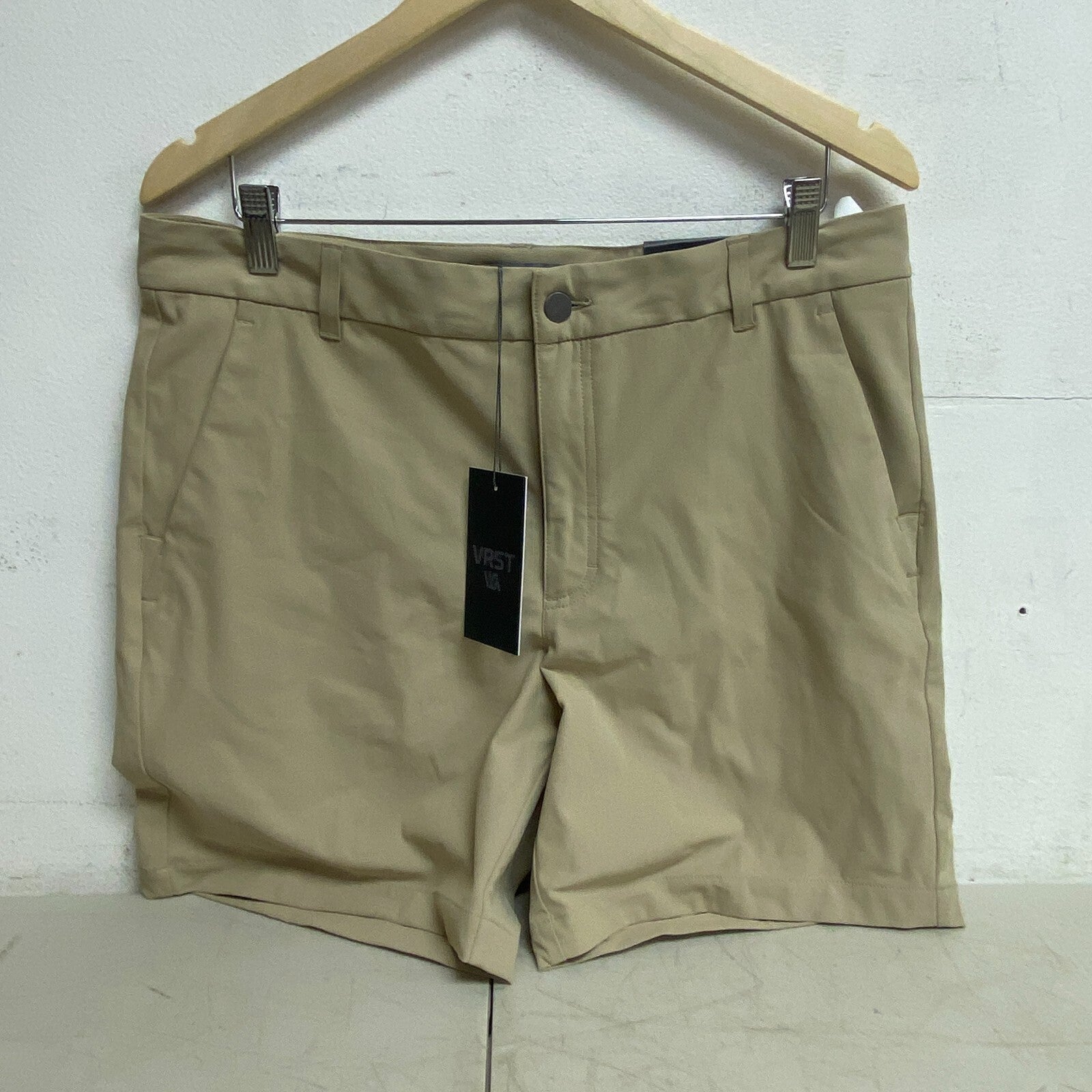 VRST Men's 7 Inseam Slim Fit Limitless Shorts Sandy Clay MAX2004167 New!