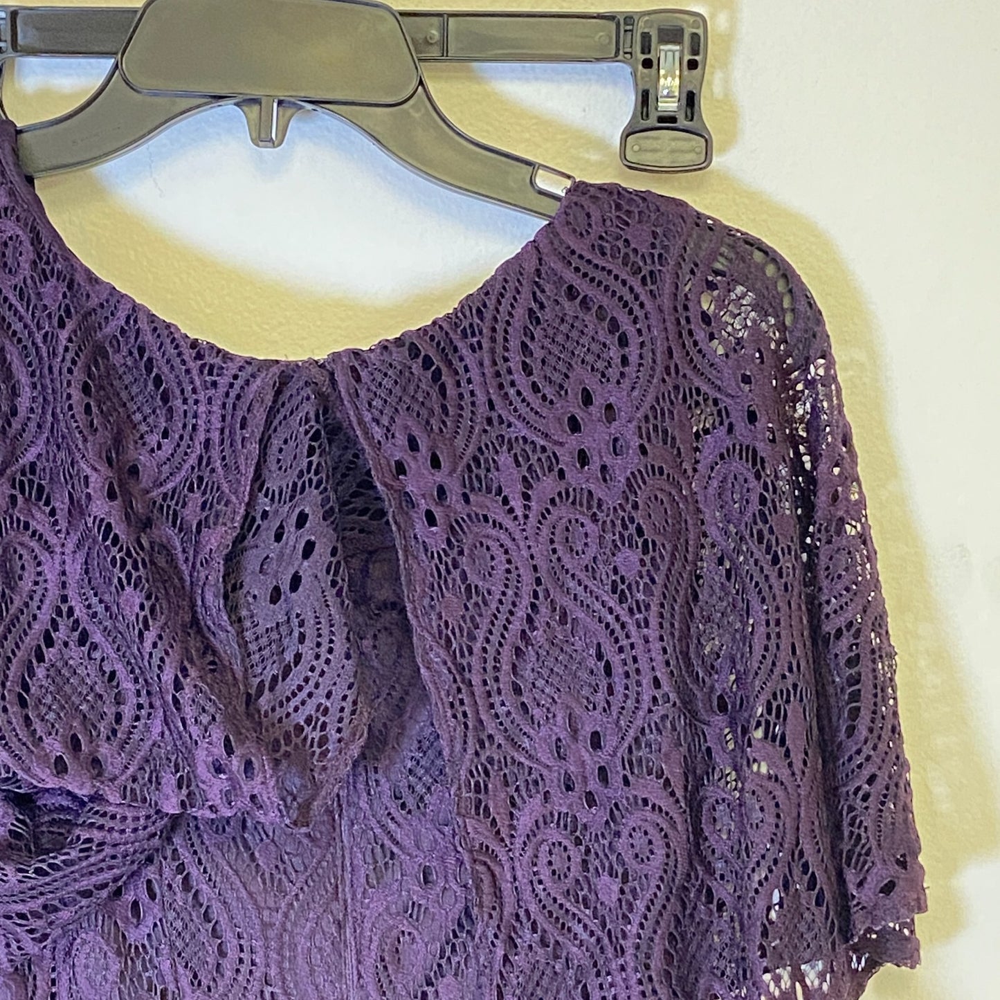 Danny &Nicole Short Sleeve Lay Over See Through Fit Dress Size 6 Women's color