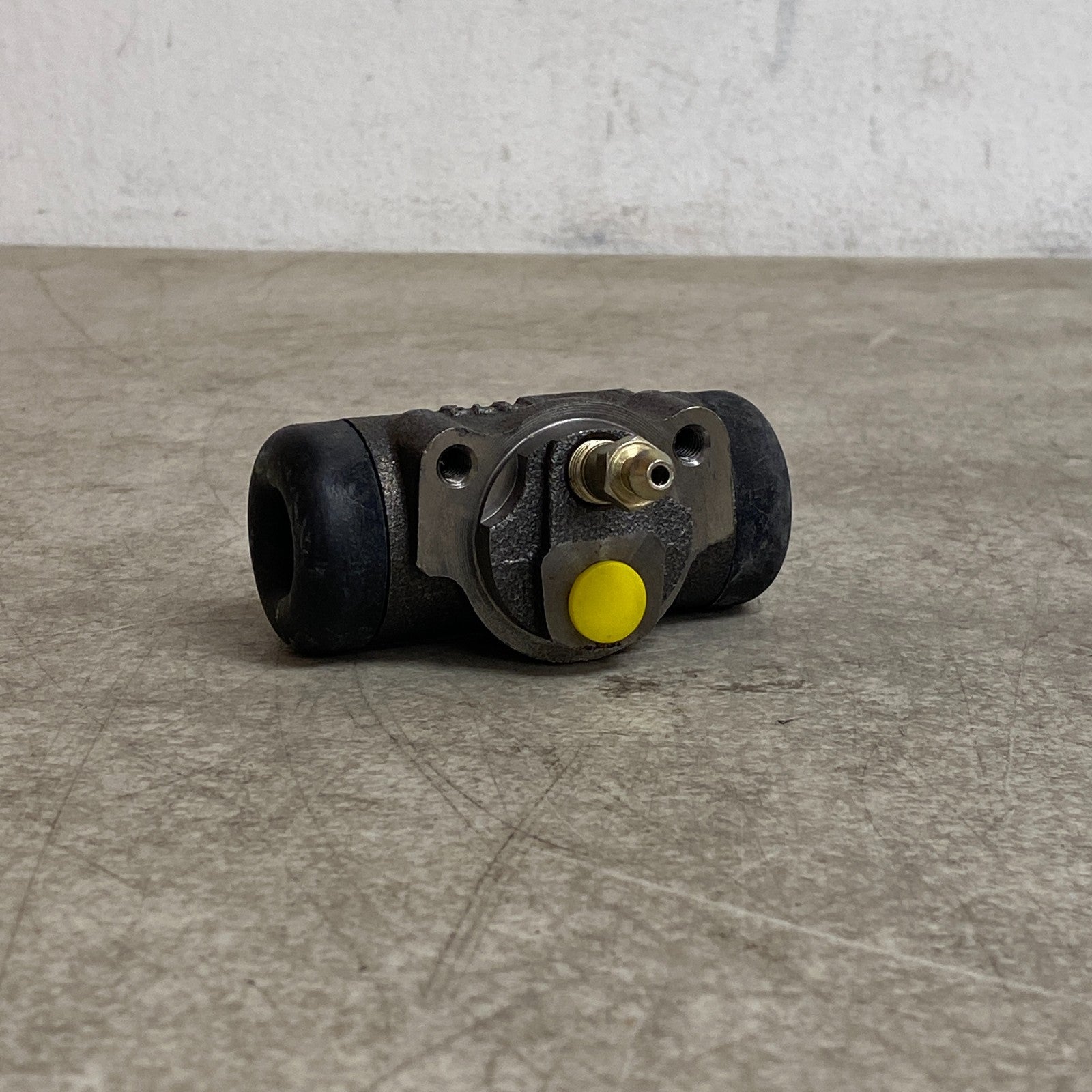 DORMAN W37639 Front Disc Brake Wheel Cylinder 1981-1987 Isuzu Pickup Trooper