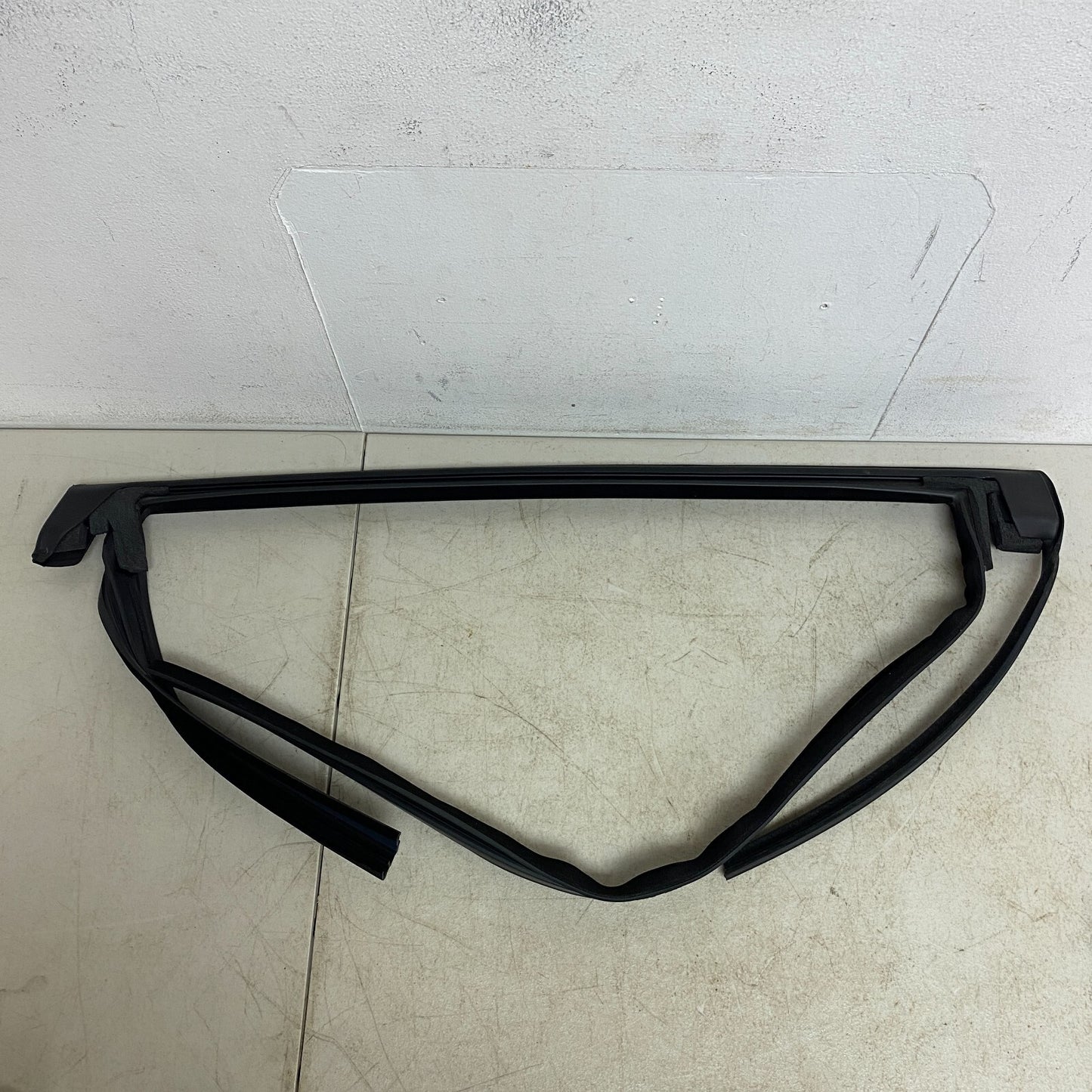 Ford Run - Door Glass FA1Z-5825767-A , Brand New