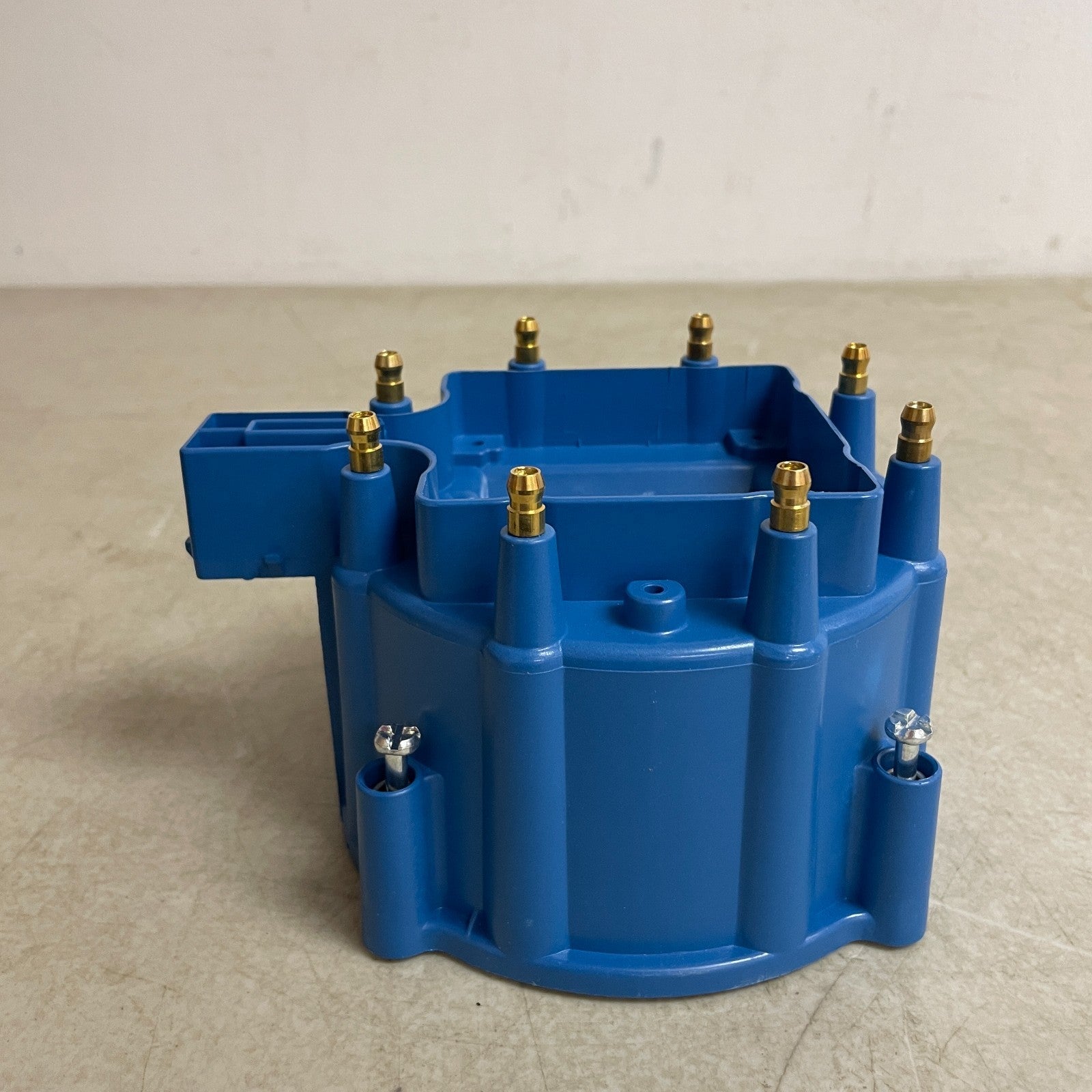 Blue Streak DR-450 Distributor Cap by Standard Motor Products One Size