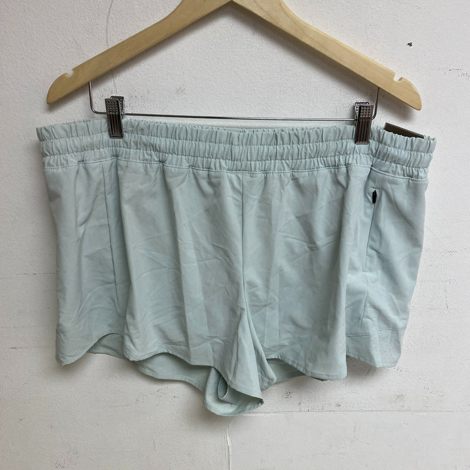 Calia Mid Rise Infinity Run Short Calming Green Relaxed fit WAX12336