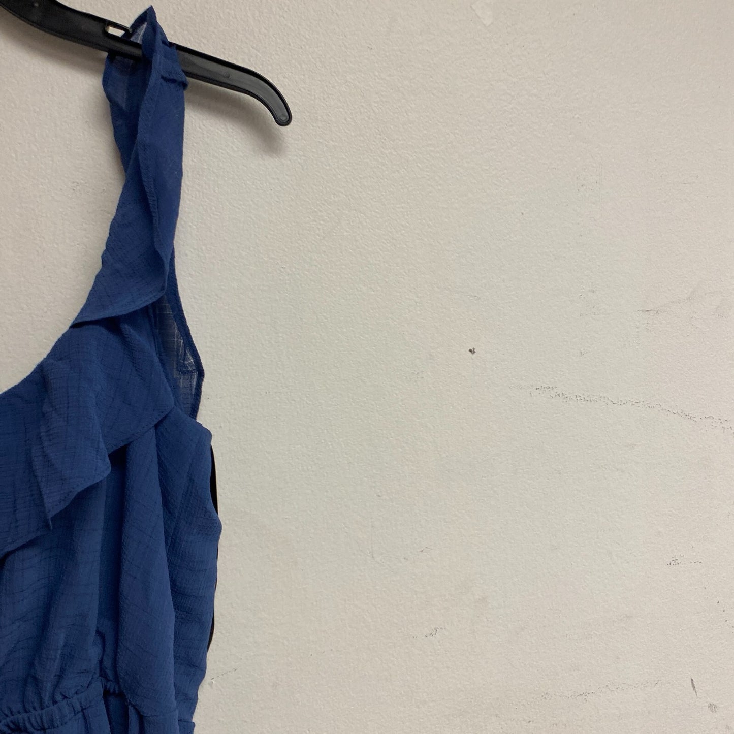 By & By Women's Casual Sheath V-Neck Ruffle Dress Size Large Color: Denim