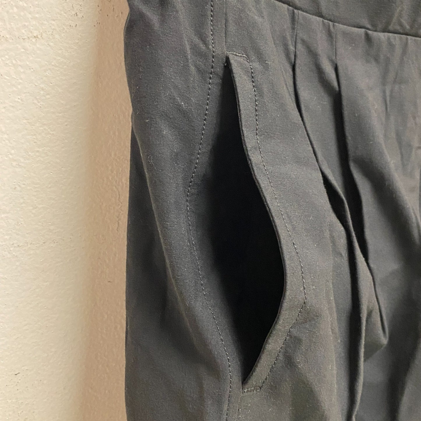 Calia High Rise Pleated Long Short Pure Black WAX12316 BRAND NEW