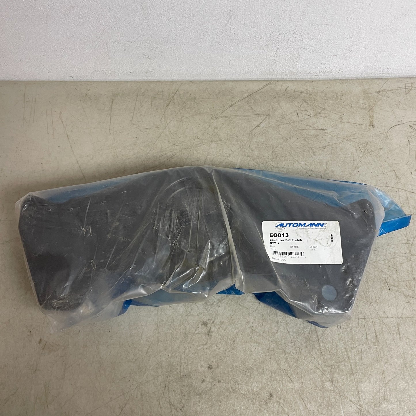 AUTOMANN Hutch Equalizer Beam Fabricated Steel with Bushing Model EQ013