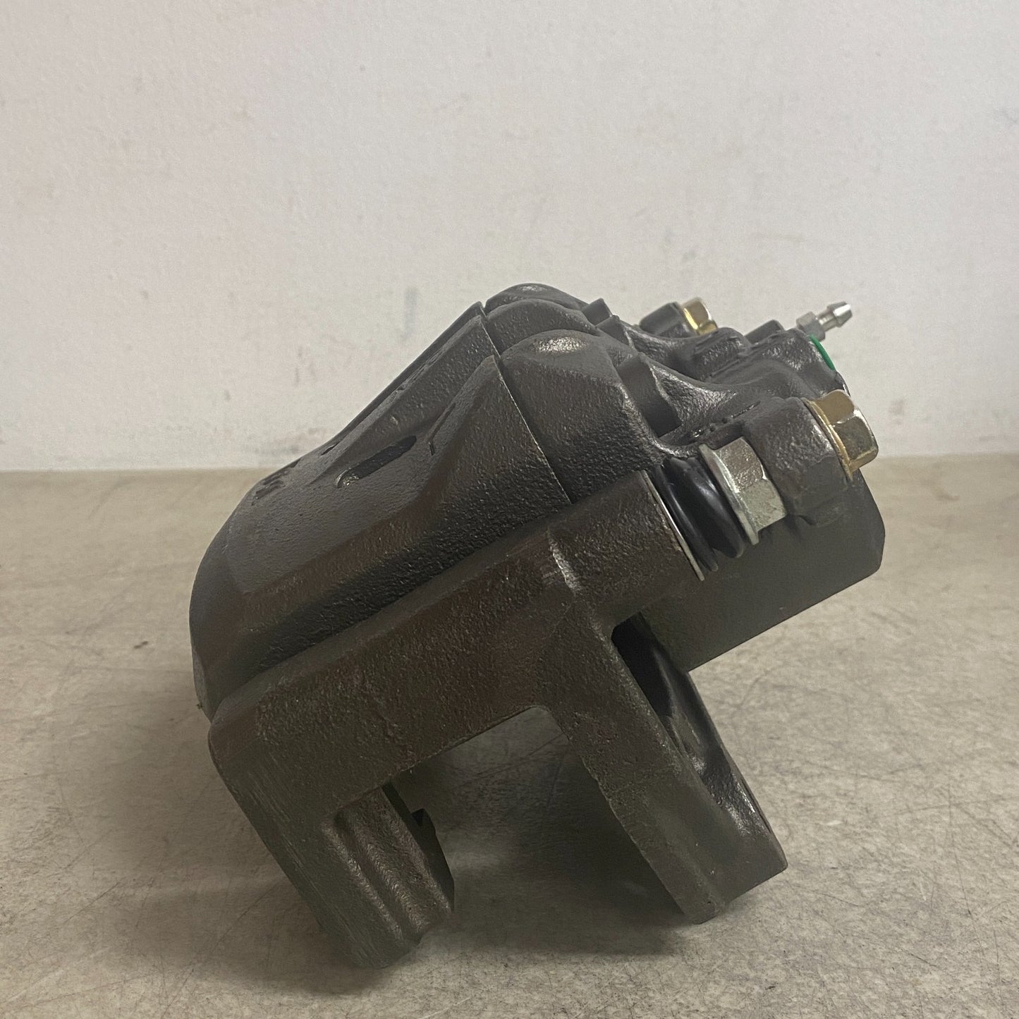Perfect Stop 89-01606B REMAN Rear Disc Brake Caliper w Bracket