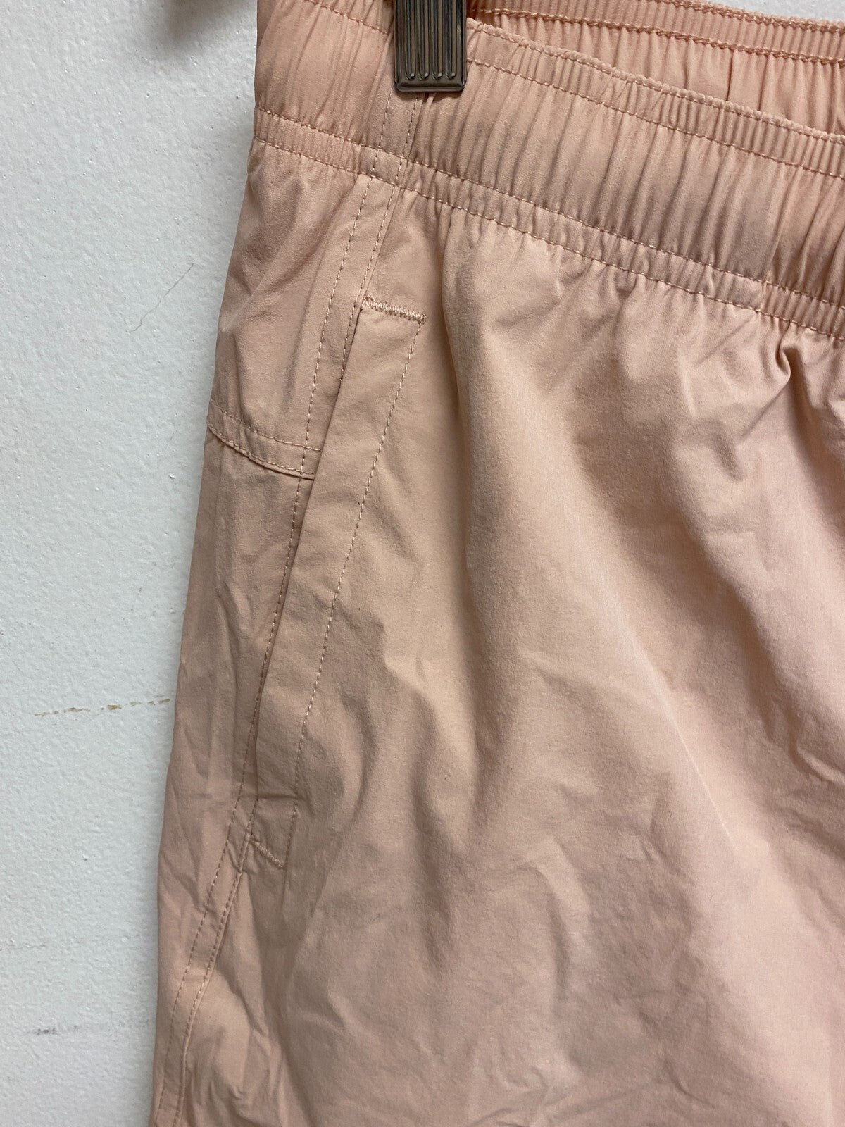 VRST Men's 5'' Everyday Elastic Waist Extra Comfort Short Pink  Crepe MAX100415