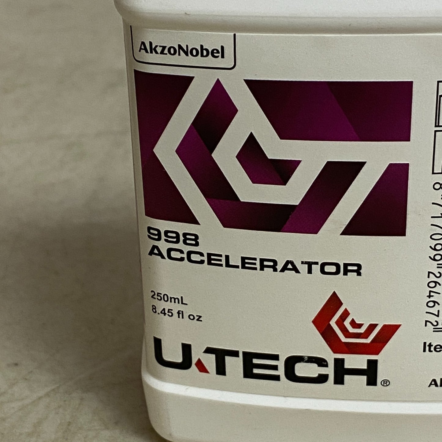 AkzoNobel U‑TECH 998 Accelerator for 250 ml bottle use