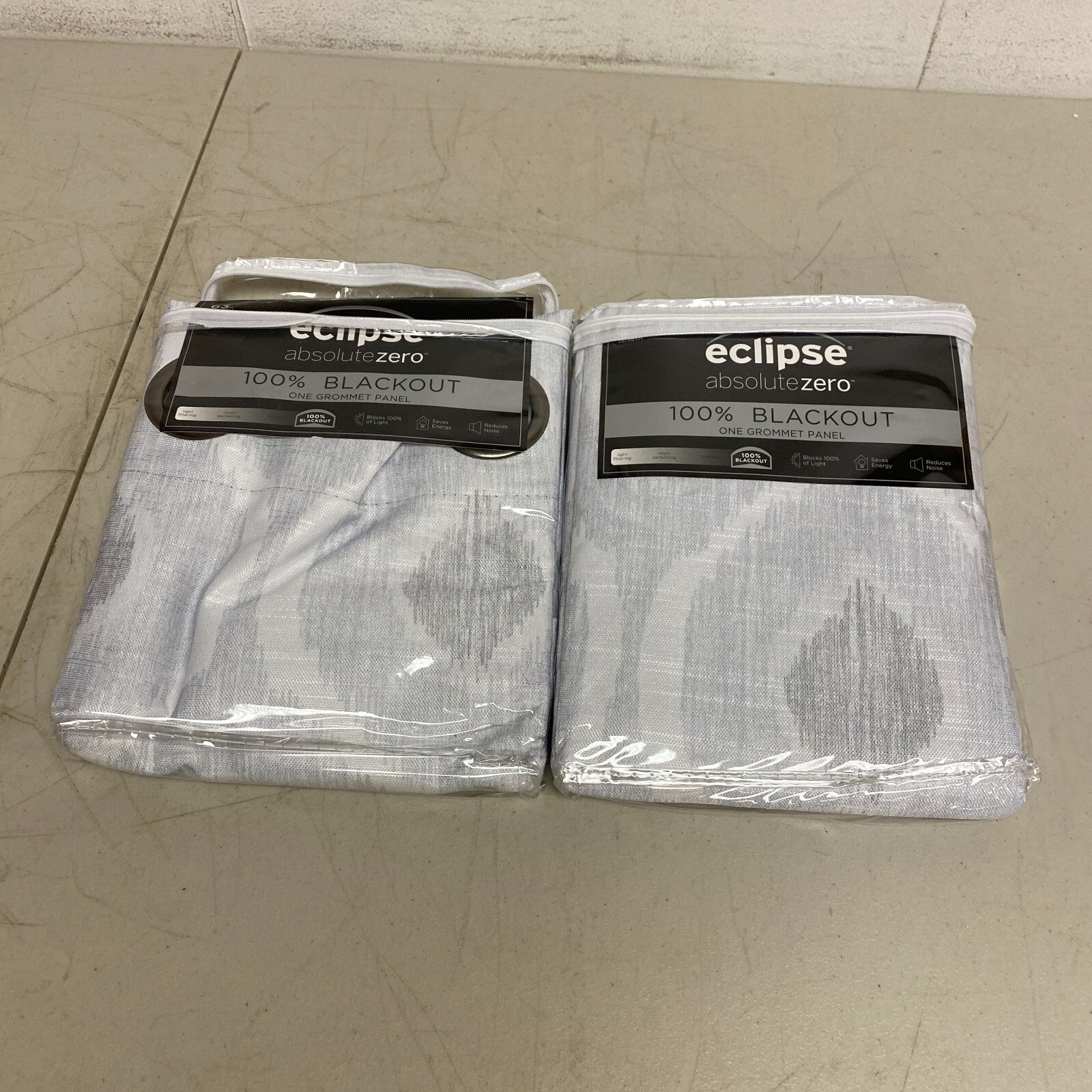 Eclipse absolute zero - 100% blackout one grommet panel- Andes GEO Grommet Gray