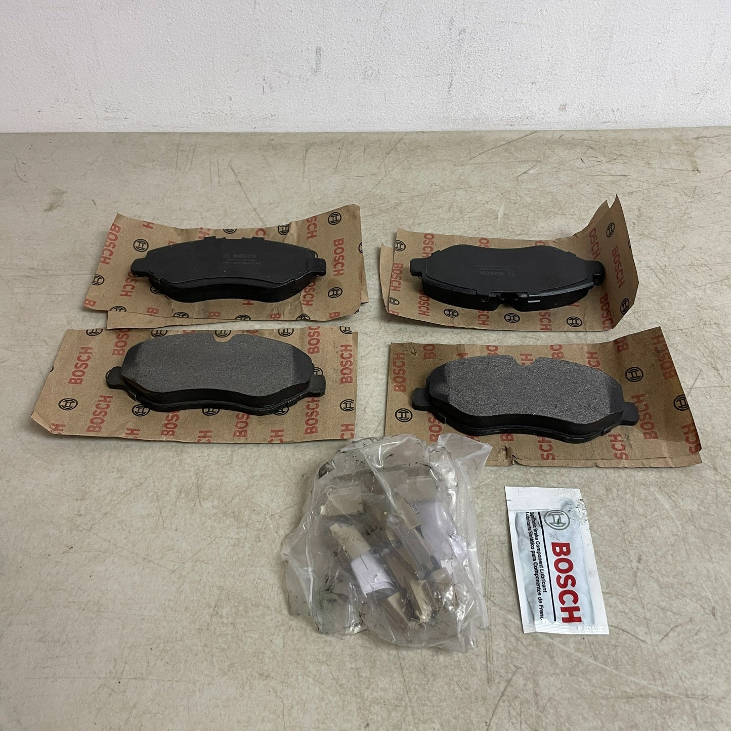 BP1316 Bosch Brake Pad Sets 2-Wheel Set Front for MB Mercedes Van Sprinter 2500