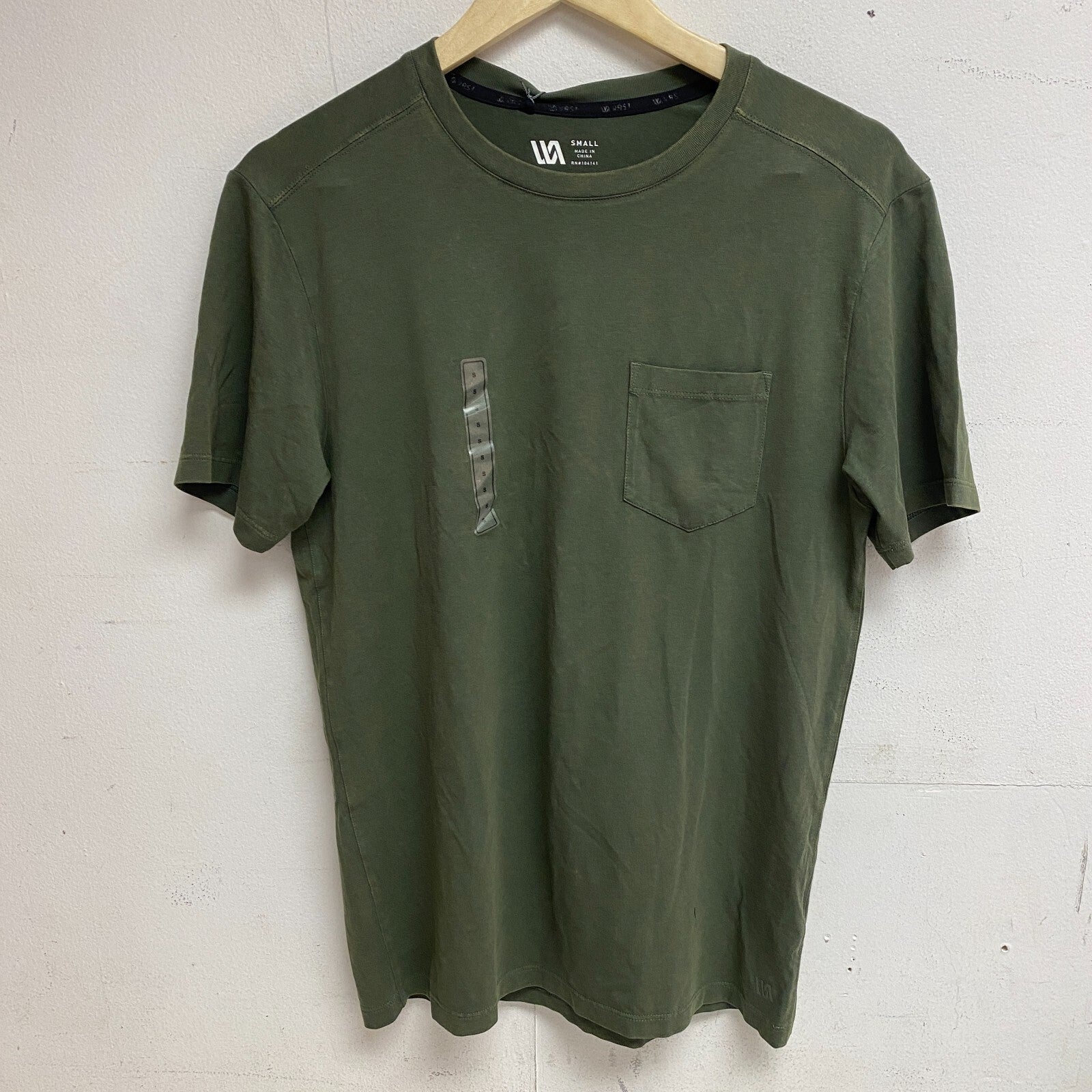 VRST Men's Essential Pocket Tee Green MAX100354 BRAND NEW