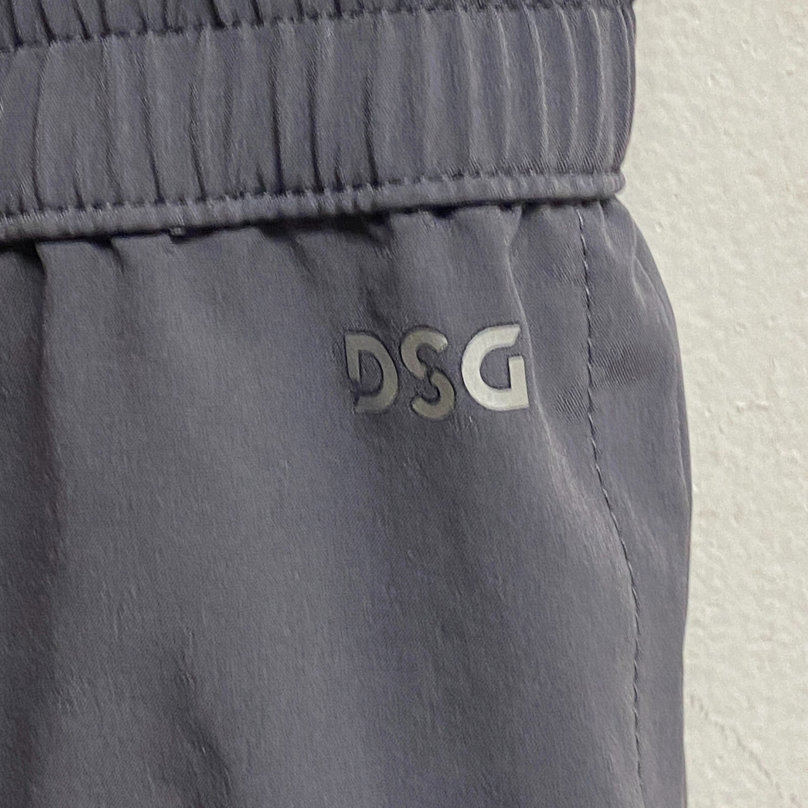 DSG Women's 3 in  Stride Shorts Quiet Shade  Built-in-brief Solid DAW39320AZ