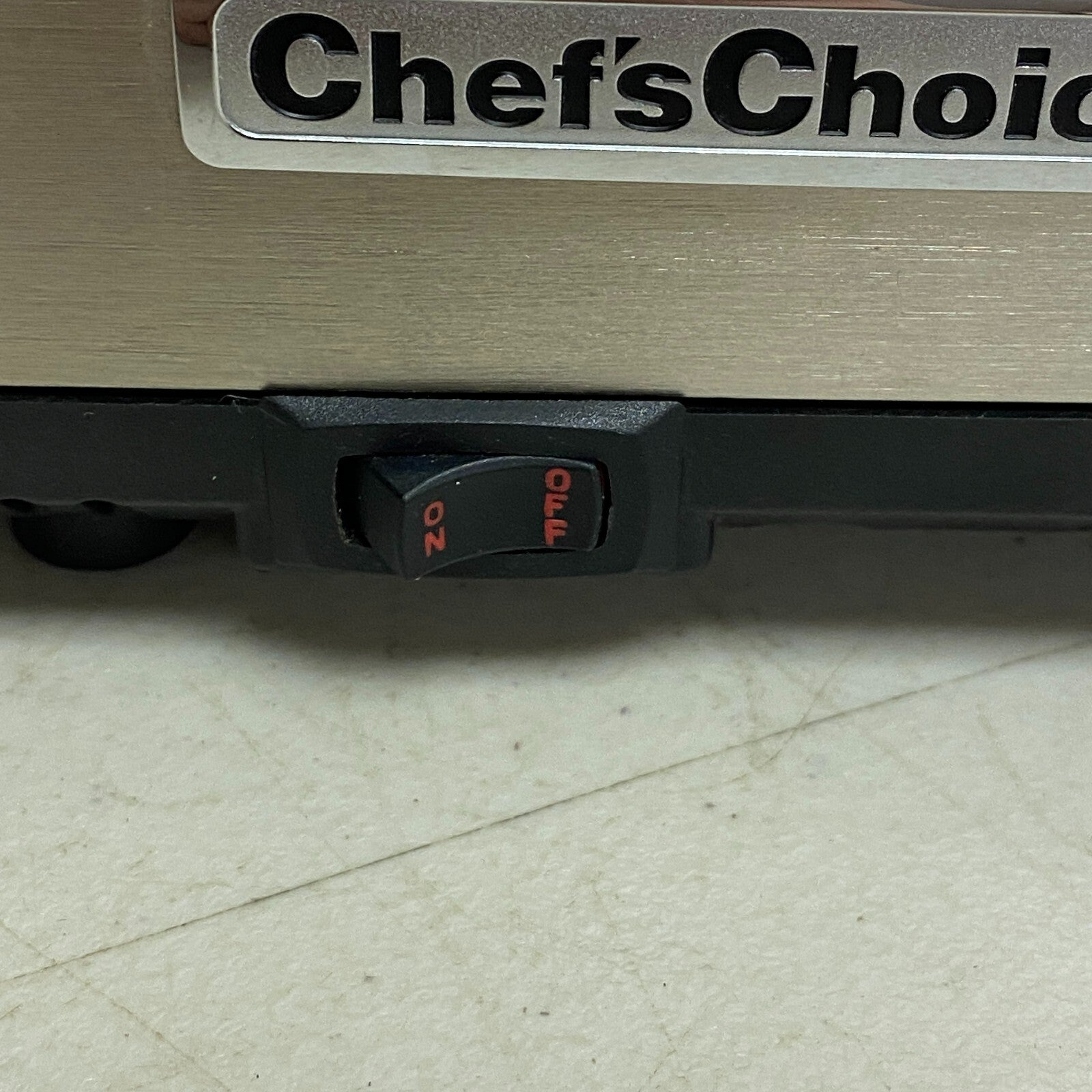 CHEFS CHOICE 2100 COMMERCIAL SHARPENER 3 STAGE 20 DEG TRIZOR INCLUDES 20 DEG,,,,