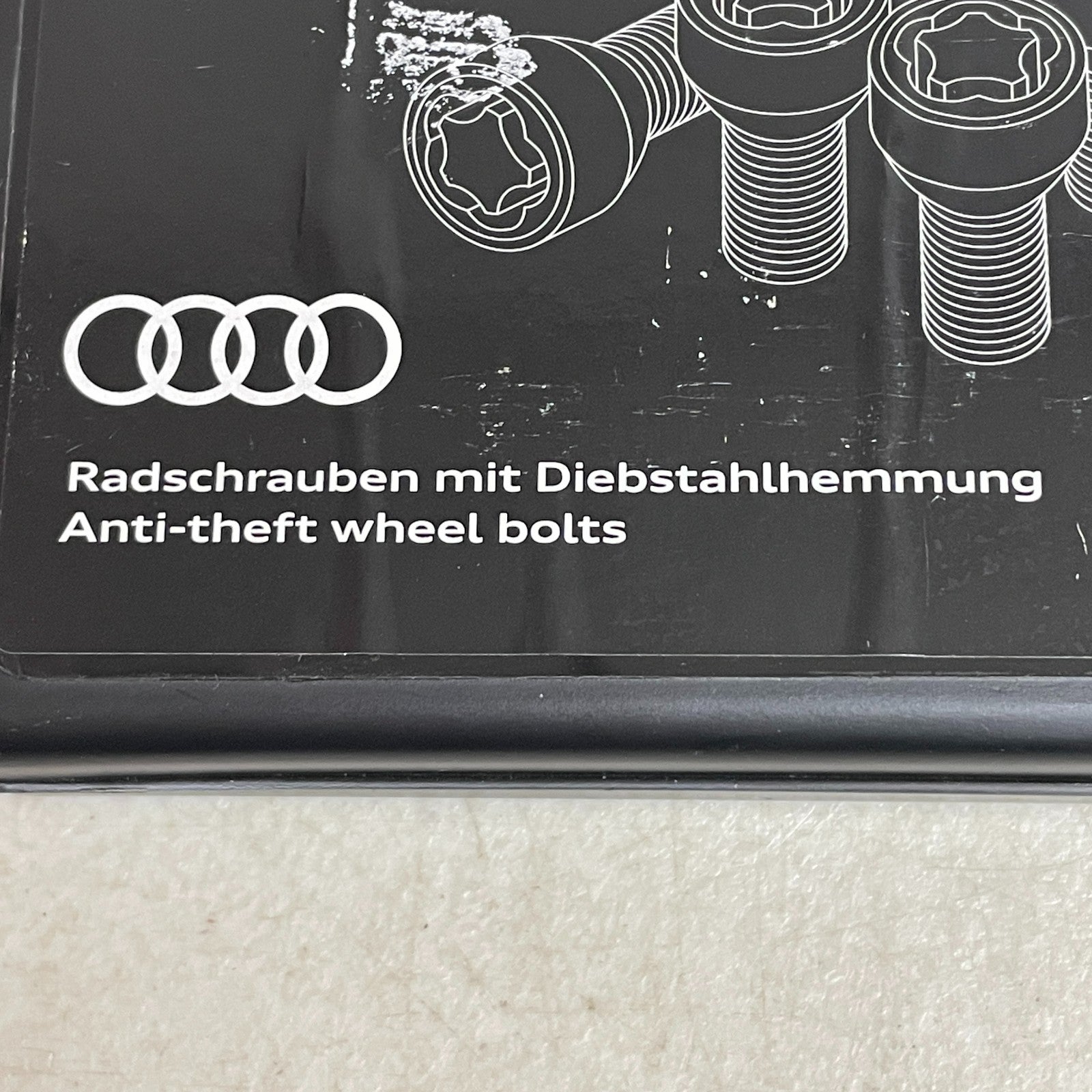 Audi Anti Theft Wheel Bolts Set with Key Chrome Silver 8P0071455