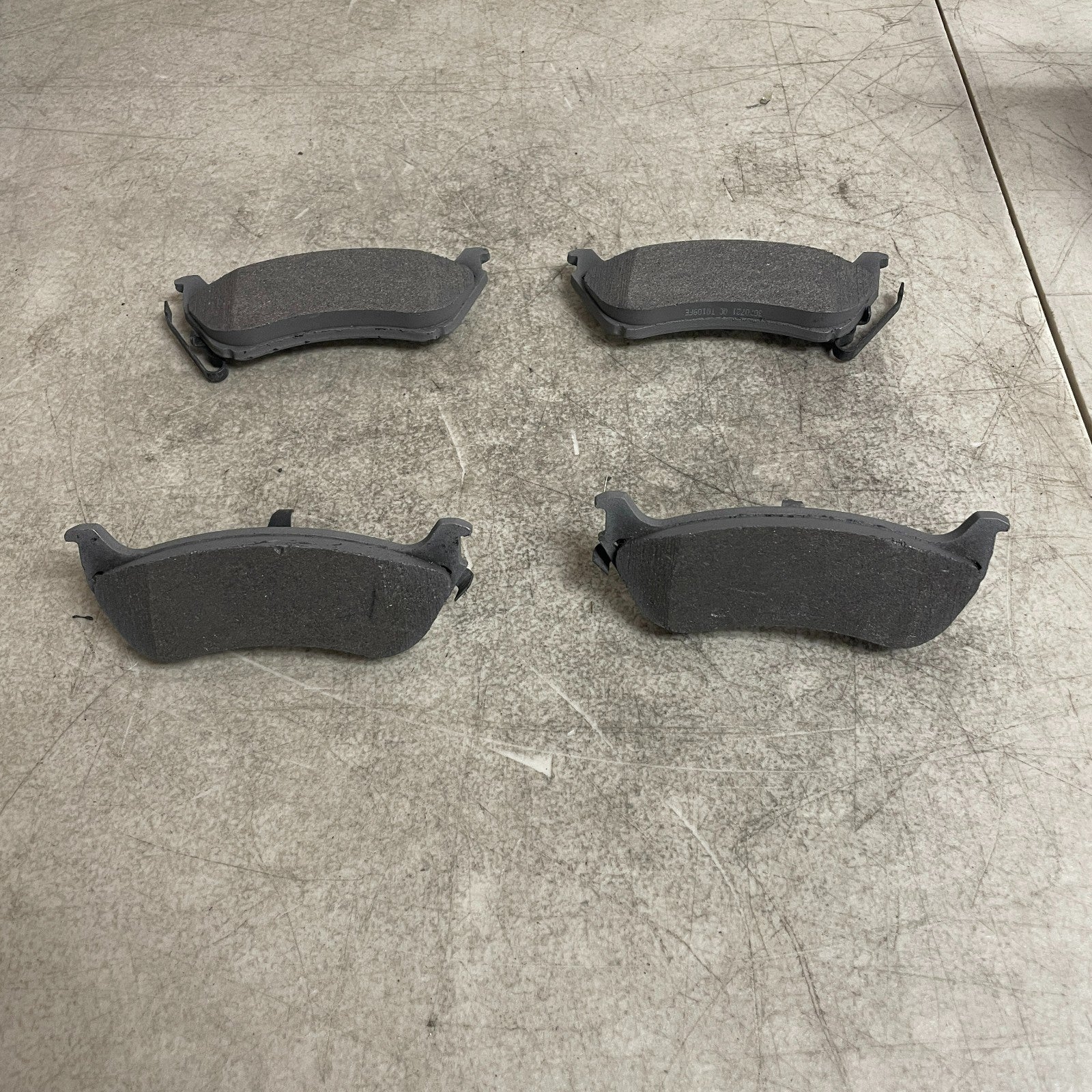 Wagner MX761 Brake Pads Rear 1998-1999 Mercedes-Benz ML320 ML430