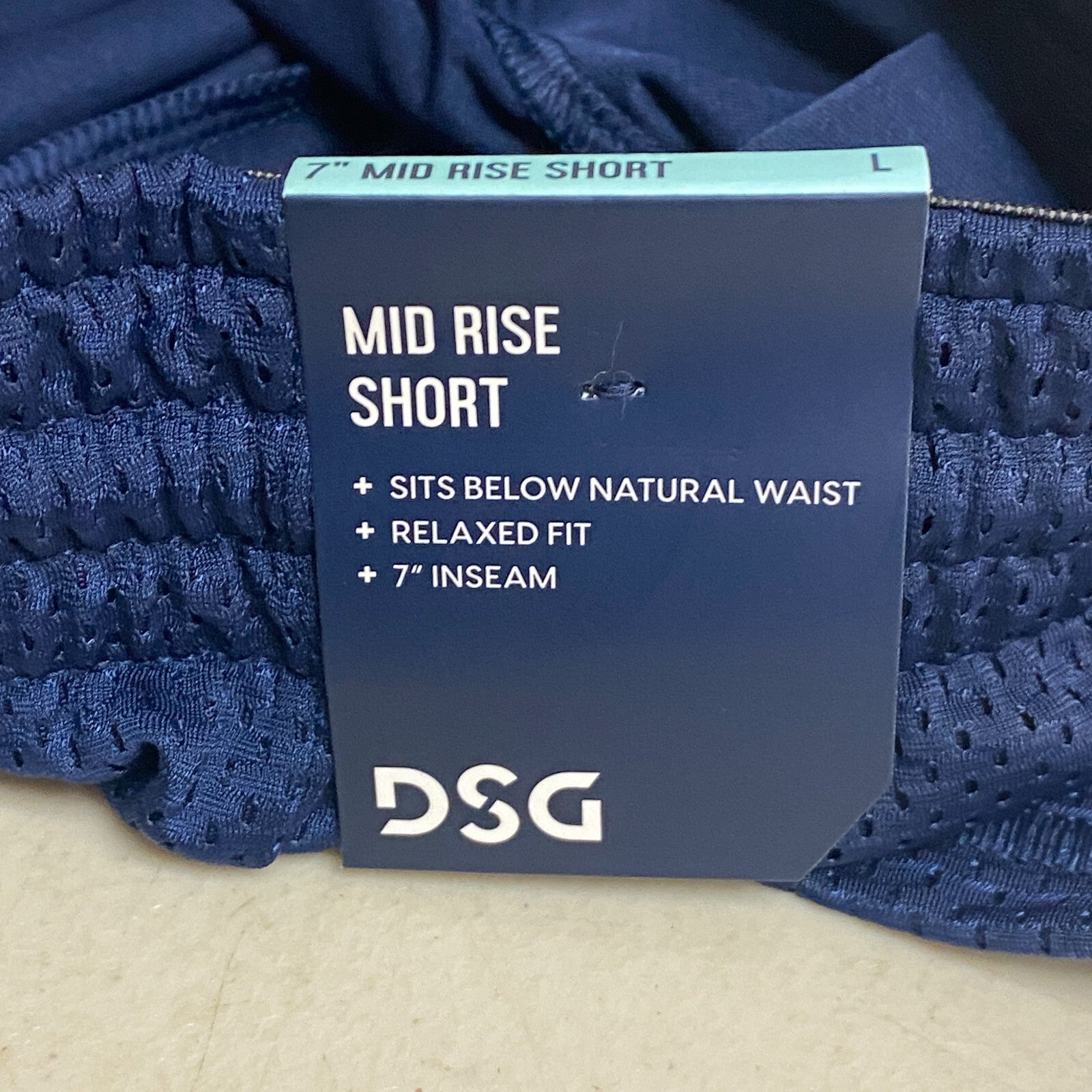 DSG Women's 7" Performance Mid Rise Relaxed Fit Short University Navy DAW39137M